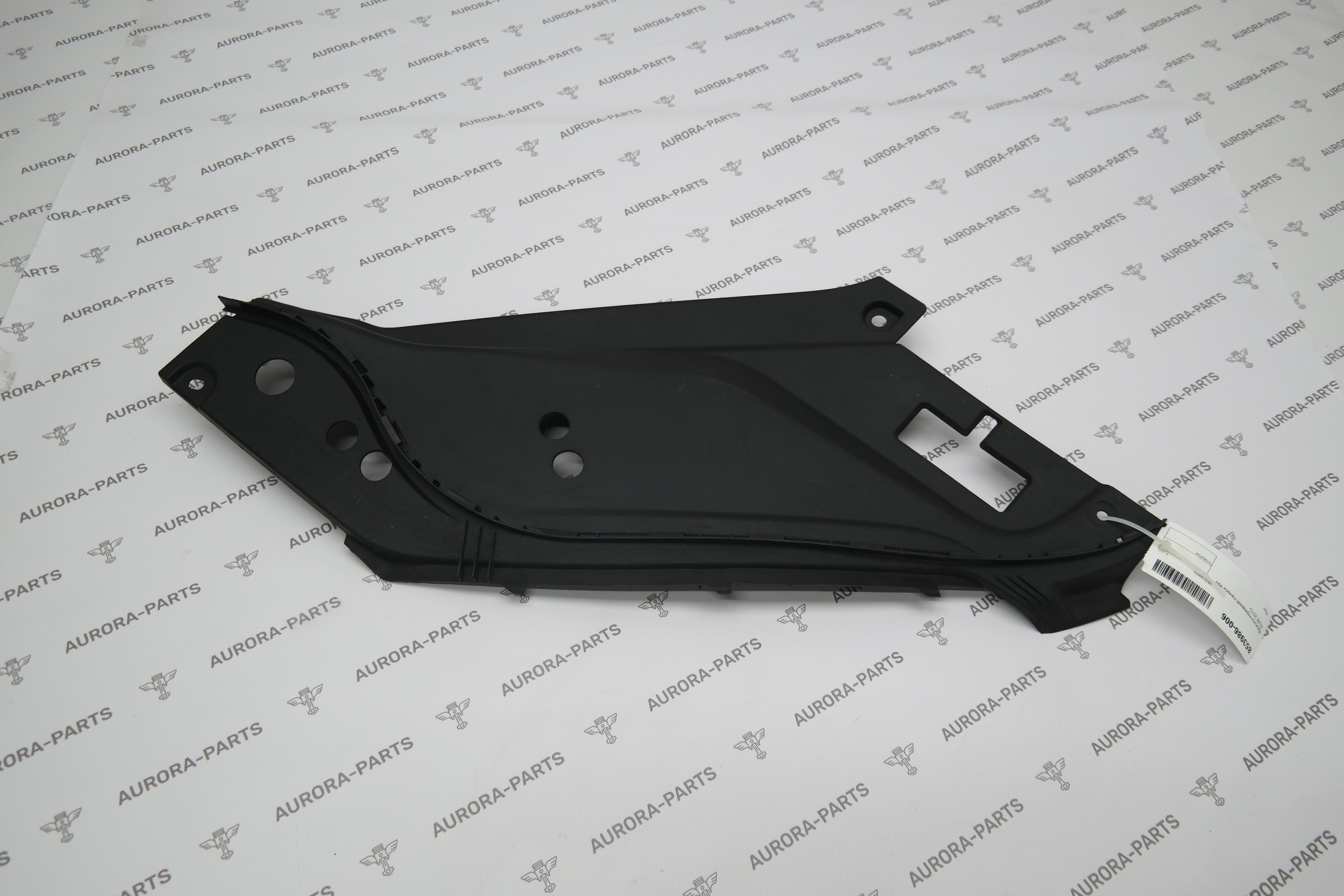 Крышка передней панели RH Volvo XC90