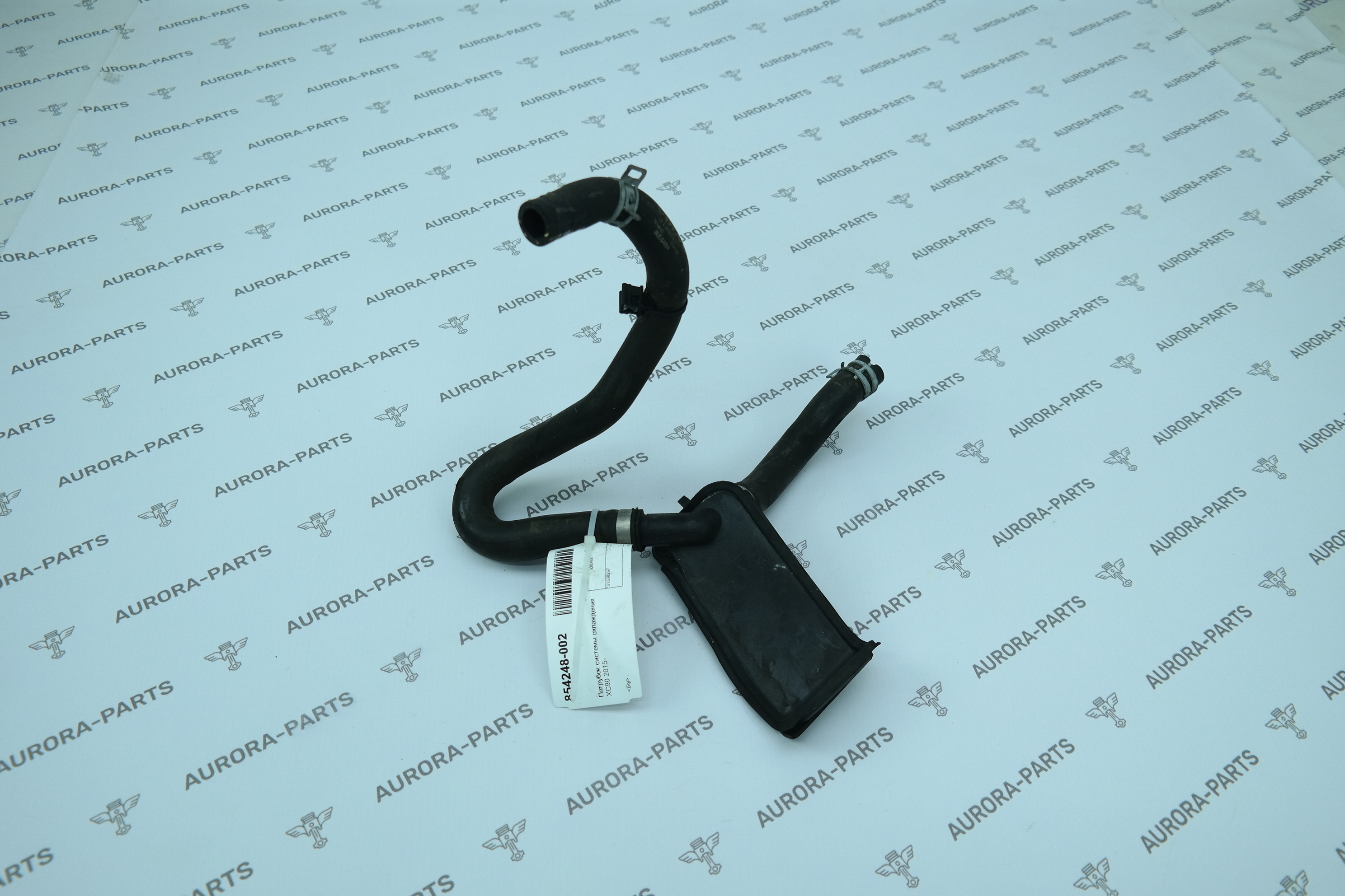 Патрубок системы охлаждения Volvo XC90