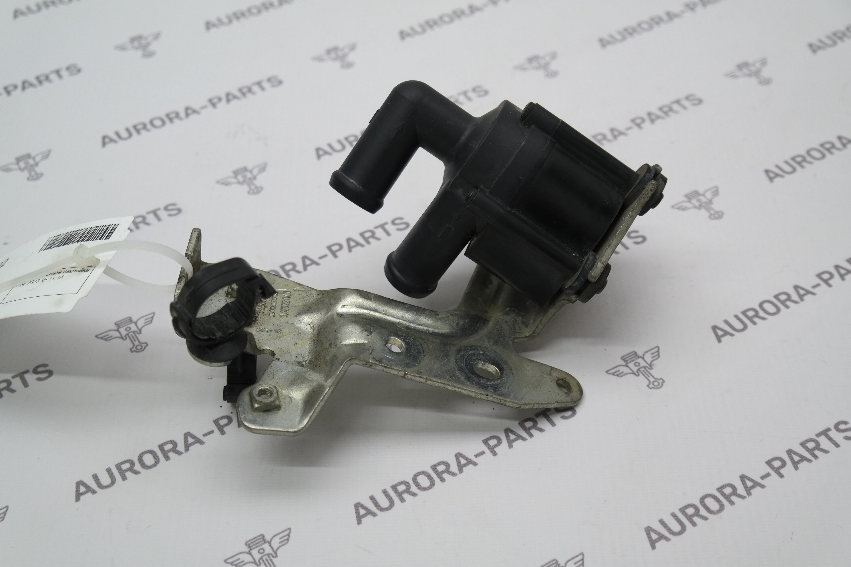 Насос охлаждающей жидкости Volvo XC90