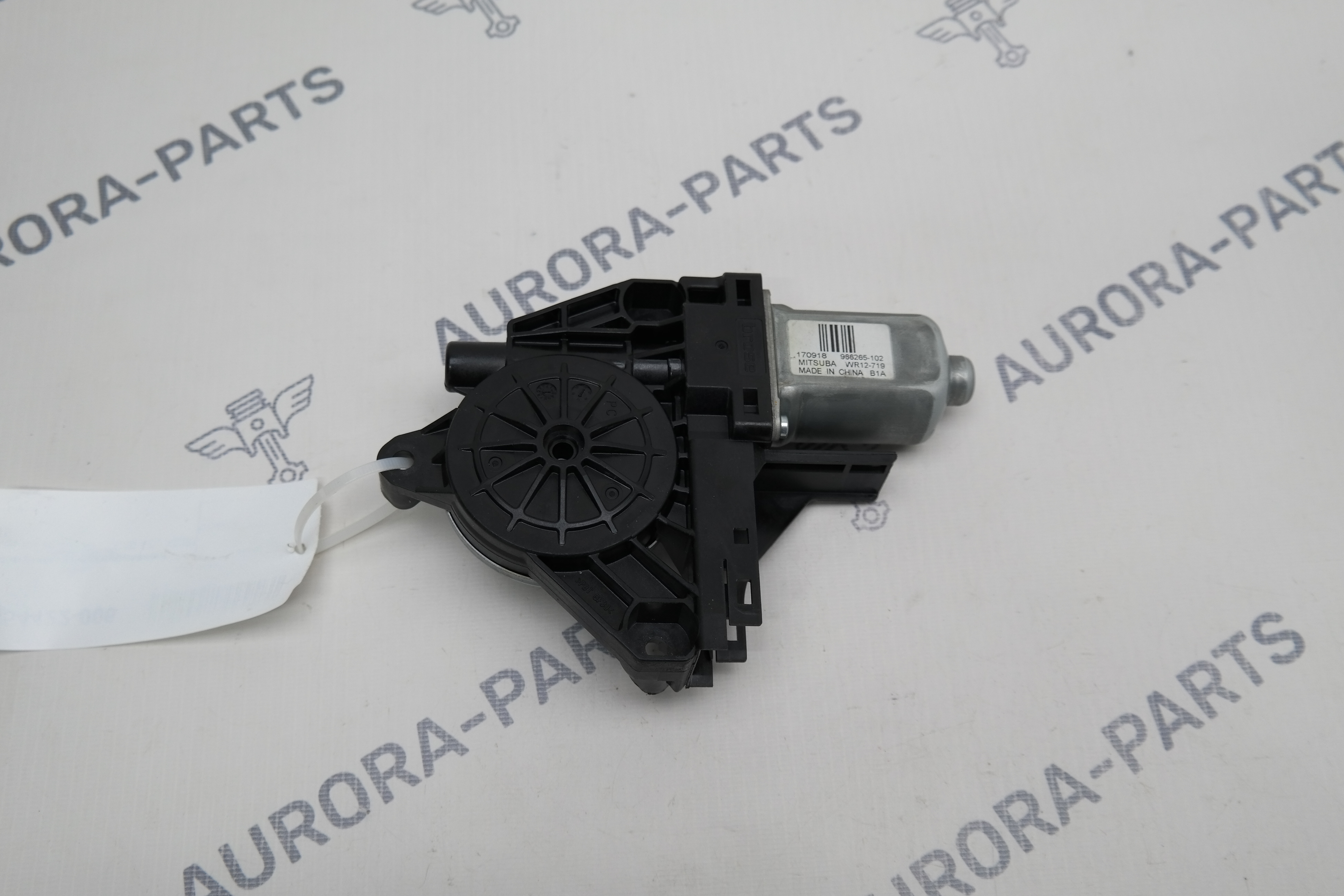 Моторчик стеклоподъемника задней двери RH Volvo XC90