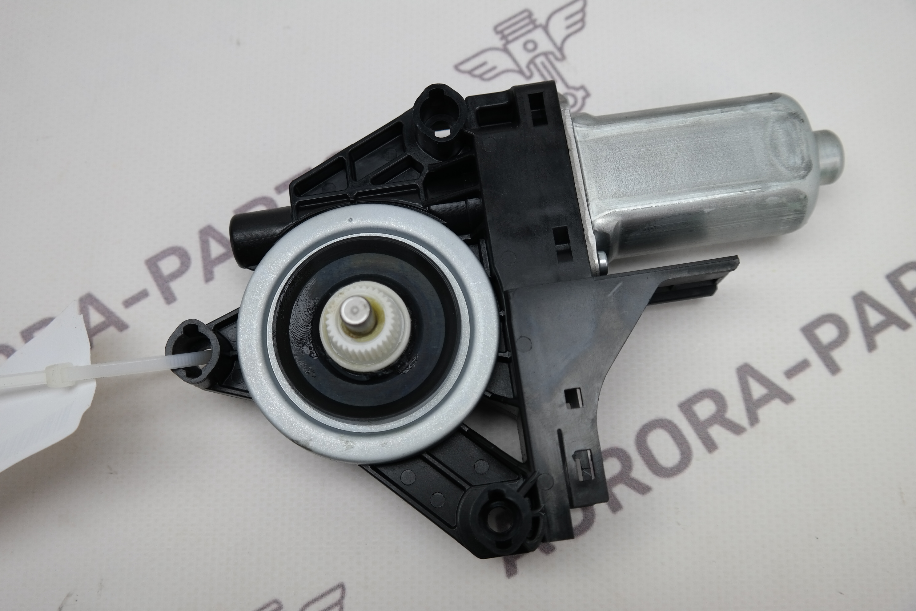 Моторчик стеклоподъемника передней двери LH Volvo XC90