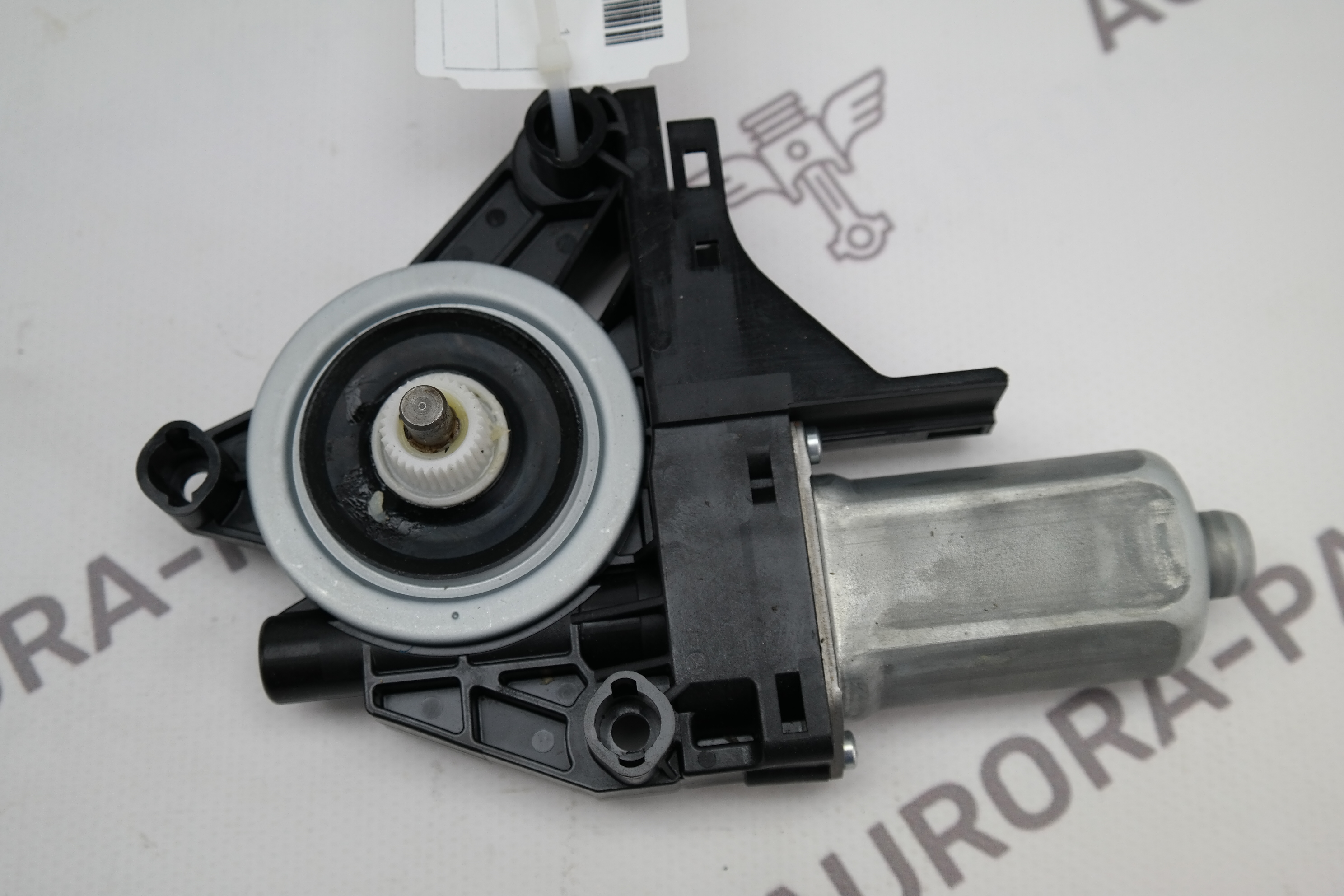 Моторчик стеклоподъемника передней двери RH Volvo XC90