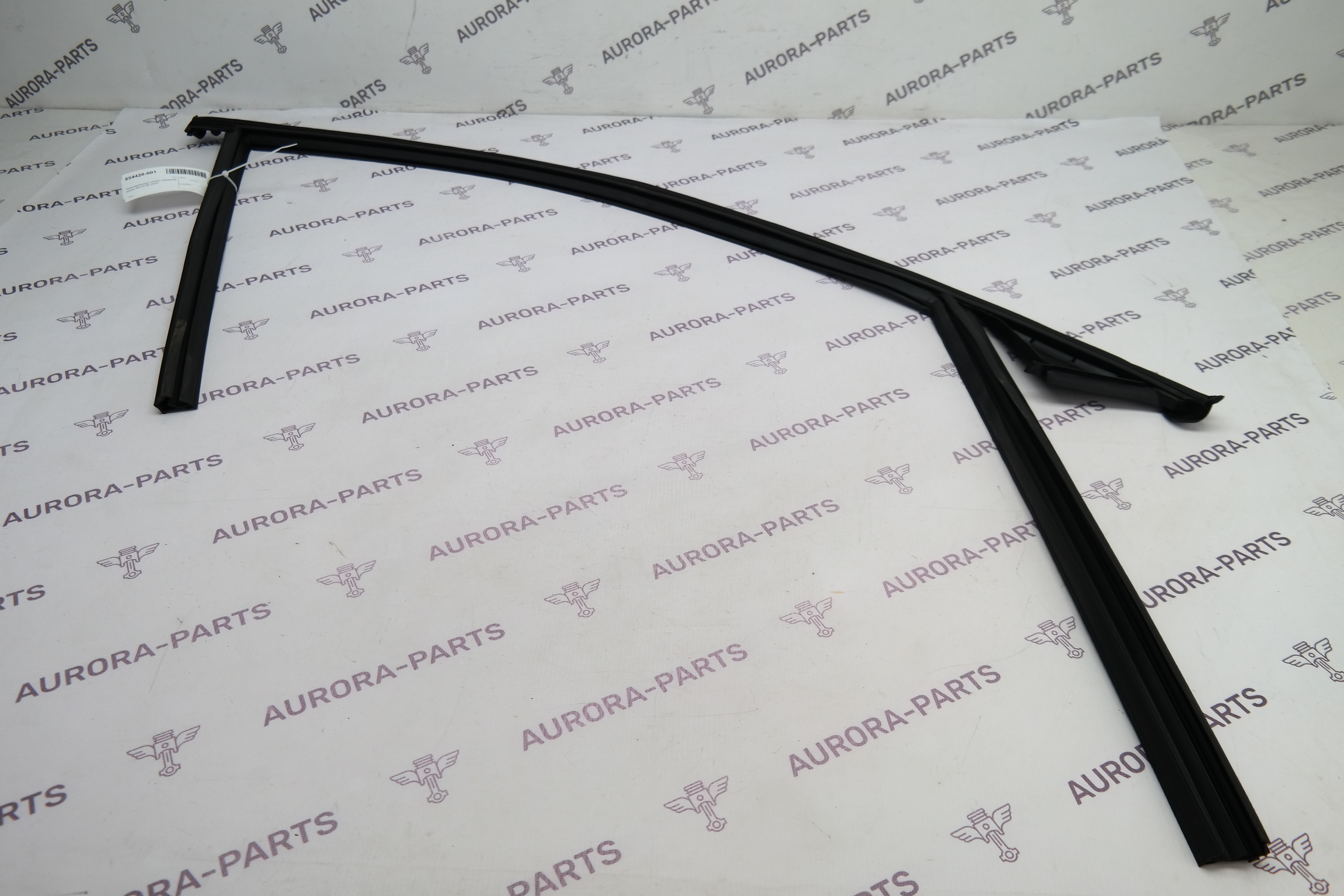 Направляющая стекла передней двери RH Volvo XC90