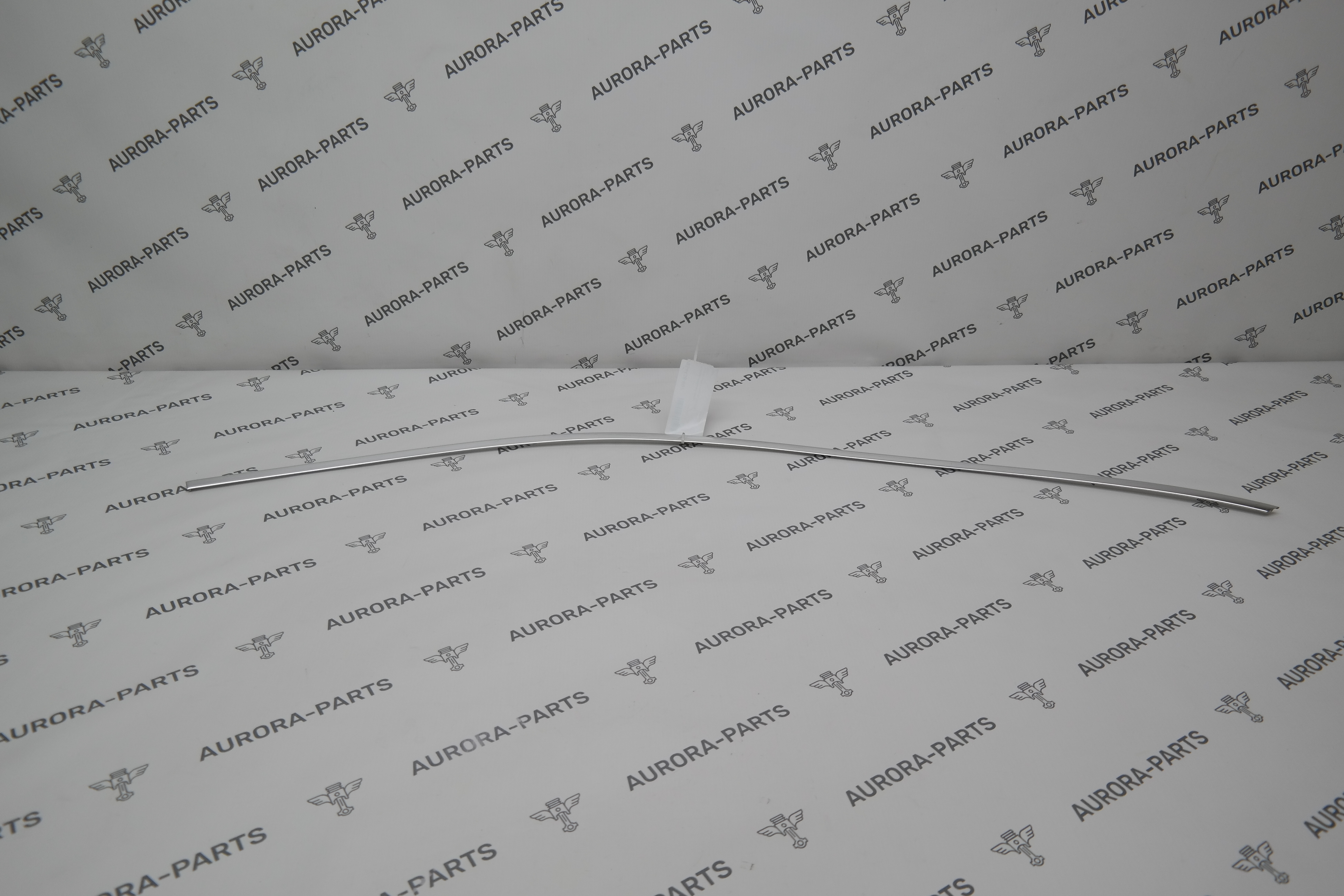 Накладка передней двери хромированная верхняя RH Volvo XC90