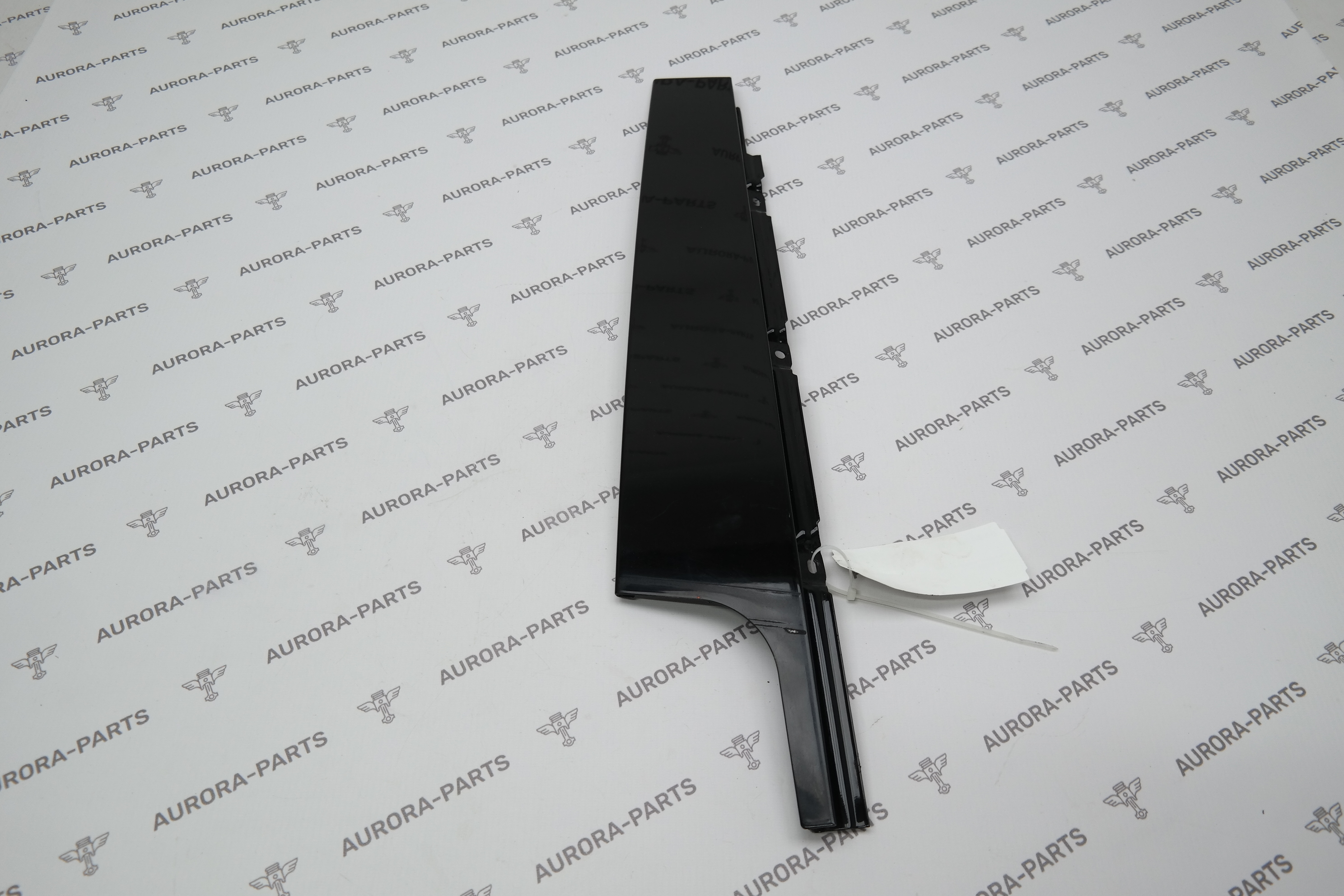 Накладка передней двери стойка B RH Volvo XC90