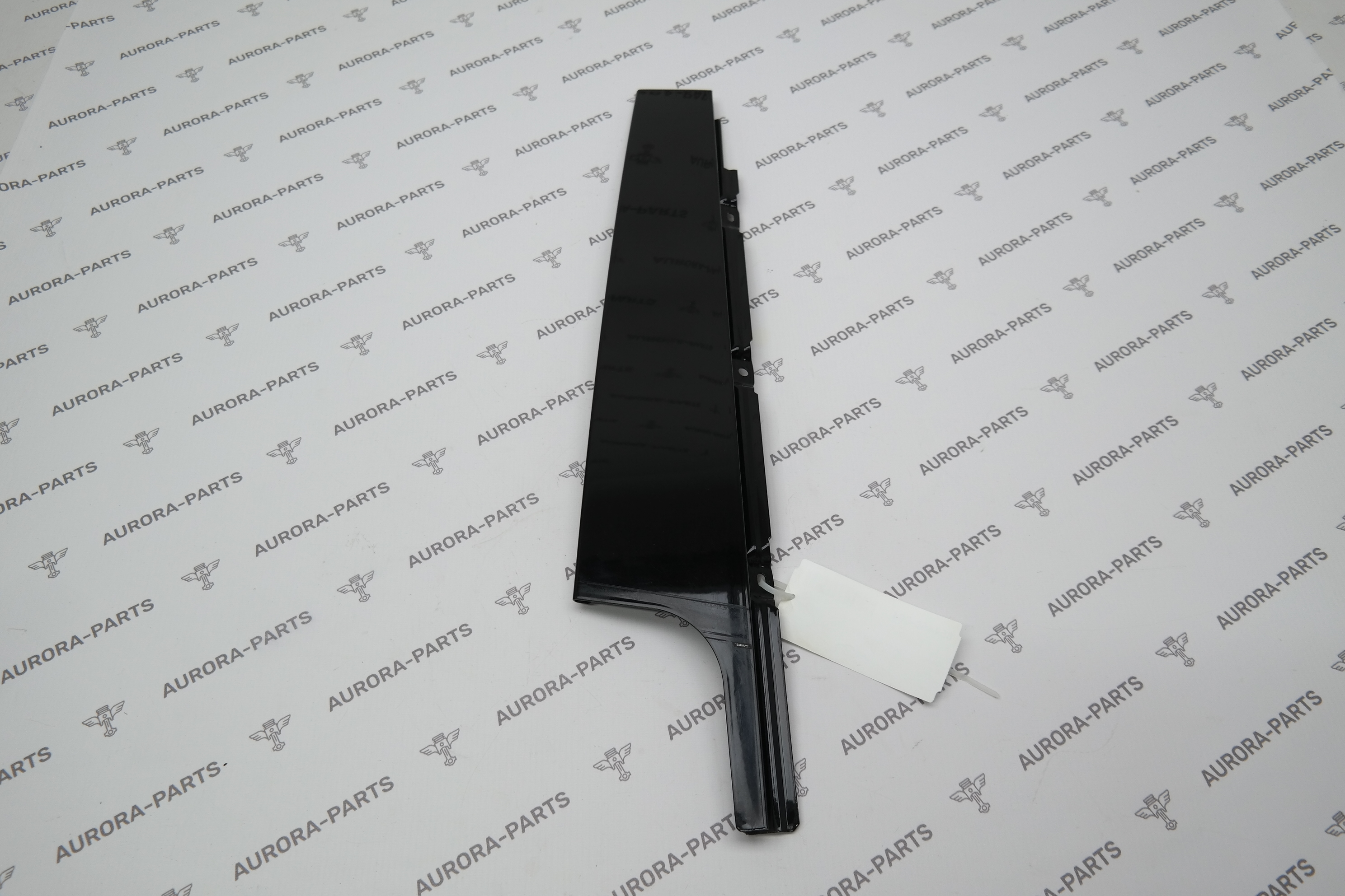 Накладка передней двери стойка B RH Volvo XC90