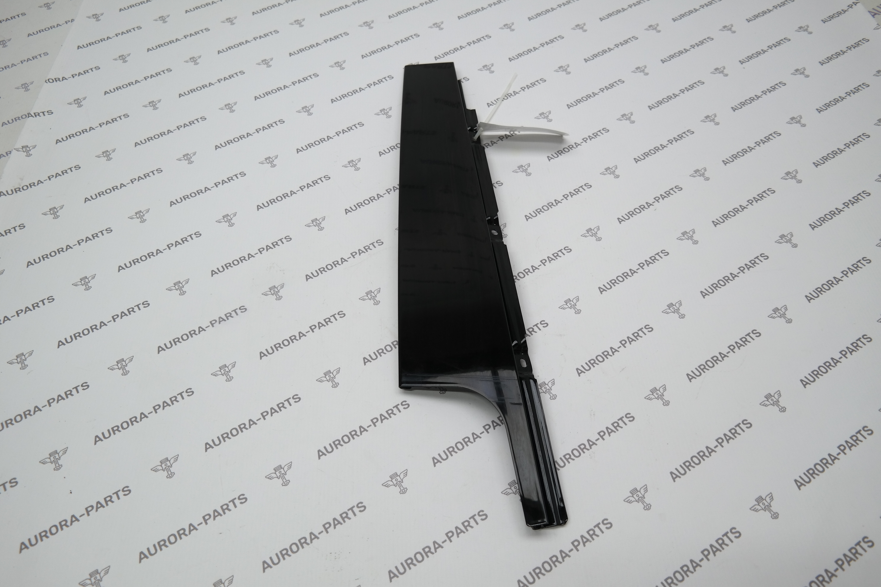 Накладка передней двери стойка B RH Volvo XC90