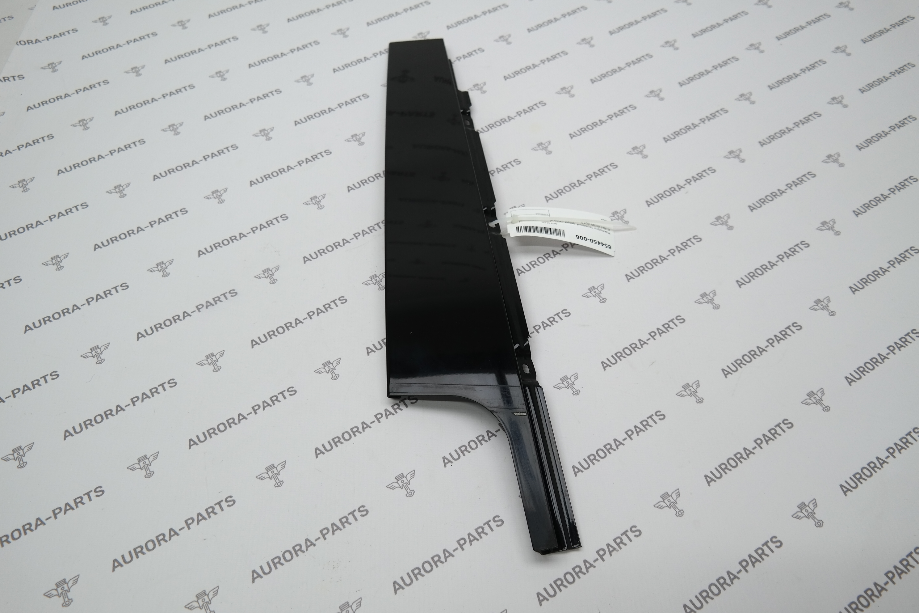 Накладка передней двери стойка B RH Volvo XC90