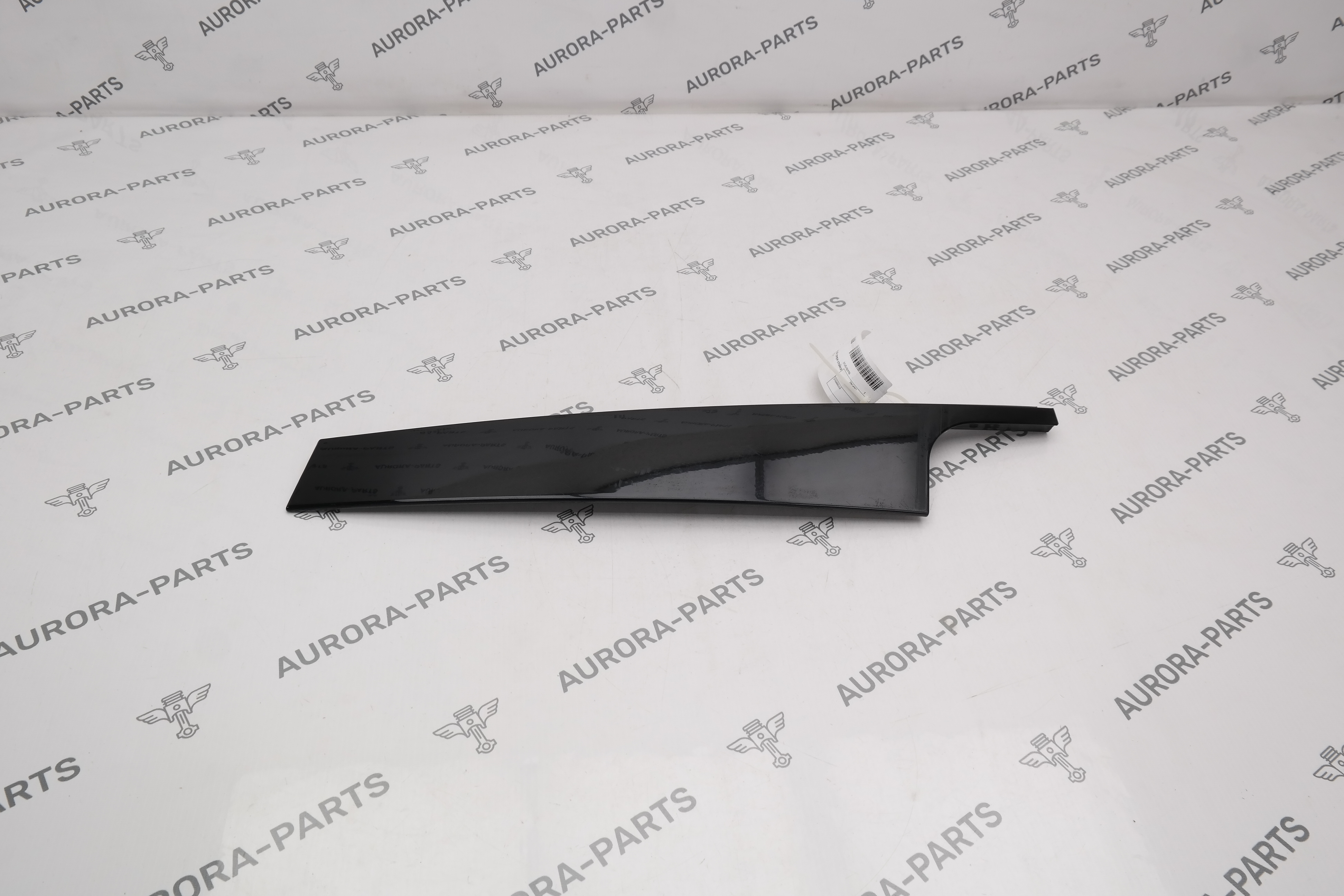 Накладка передней двери стойка B RH Volvo XC90