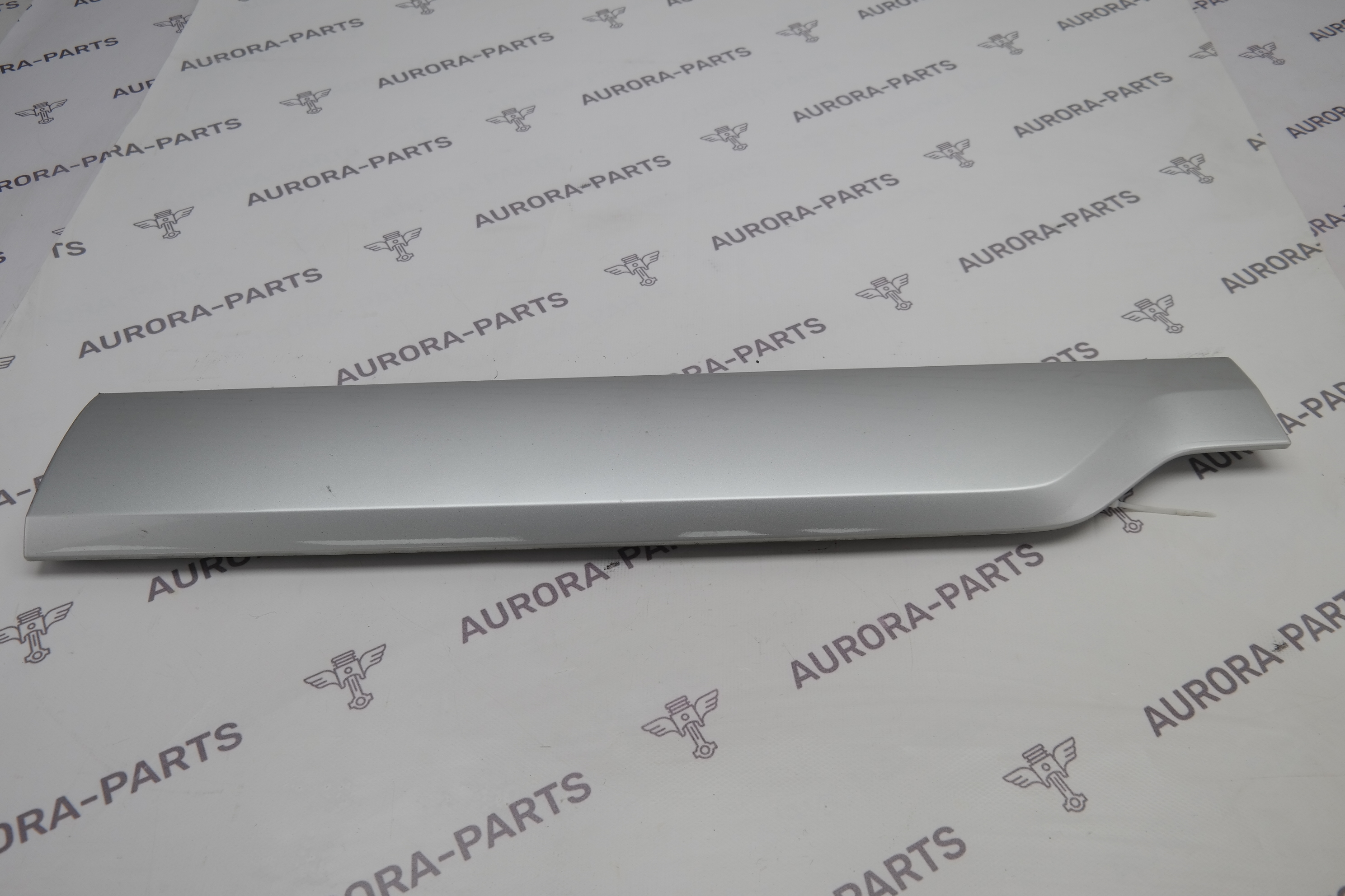 Молдинг задней двери нижний RH Volvo XC90