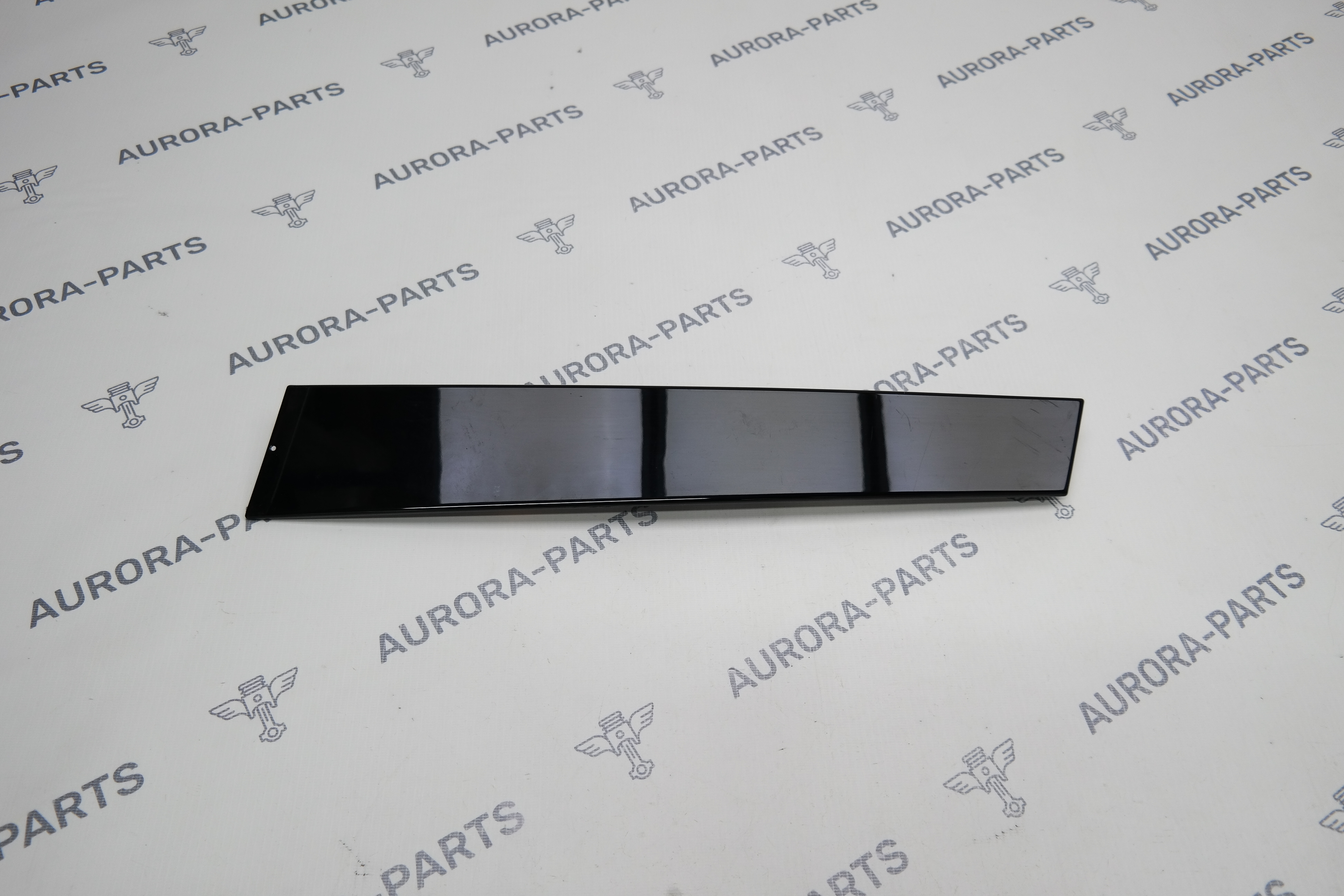 Накладка задней двери задняя LH Volvo XC90