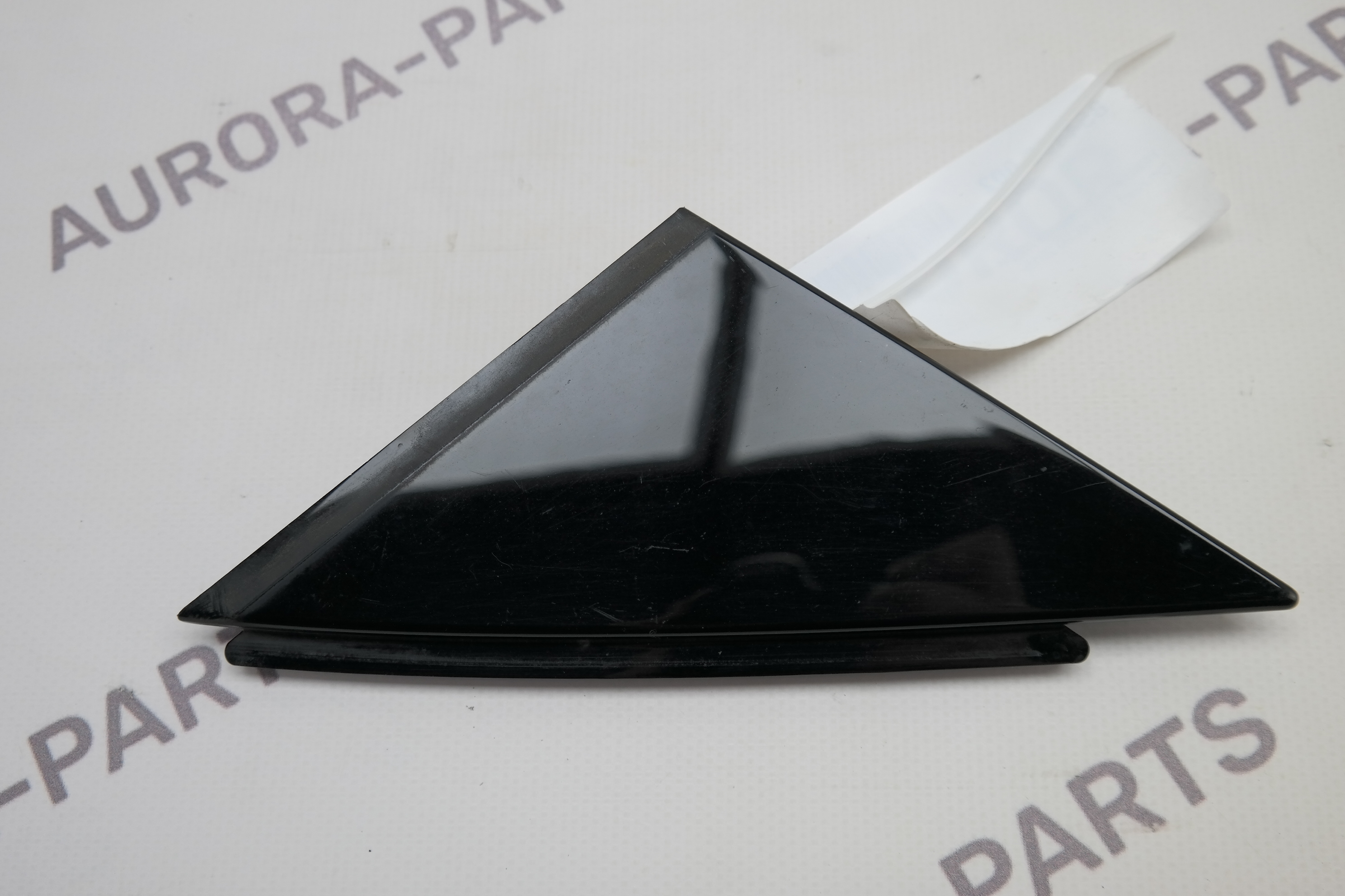 Накладка передней двери (уголок)  RH Volvo XC90