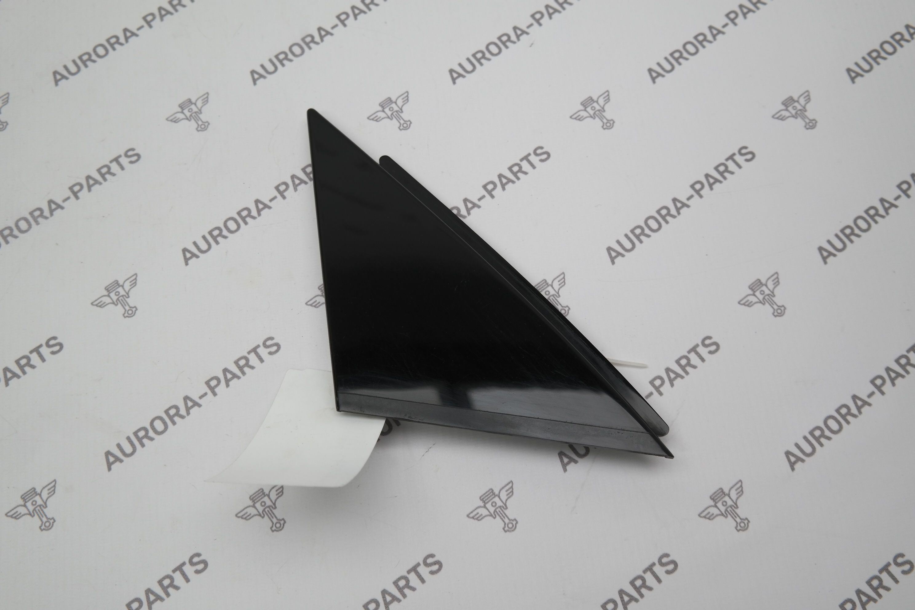 Накладка передней двери (уголок)  RH Volvo XC90