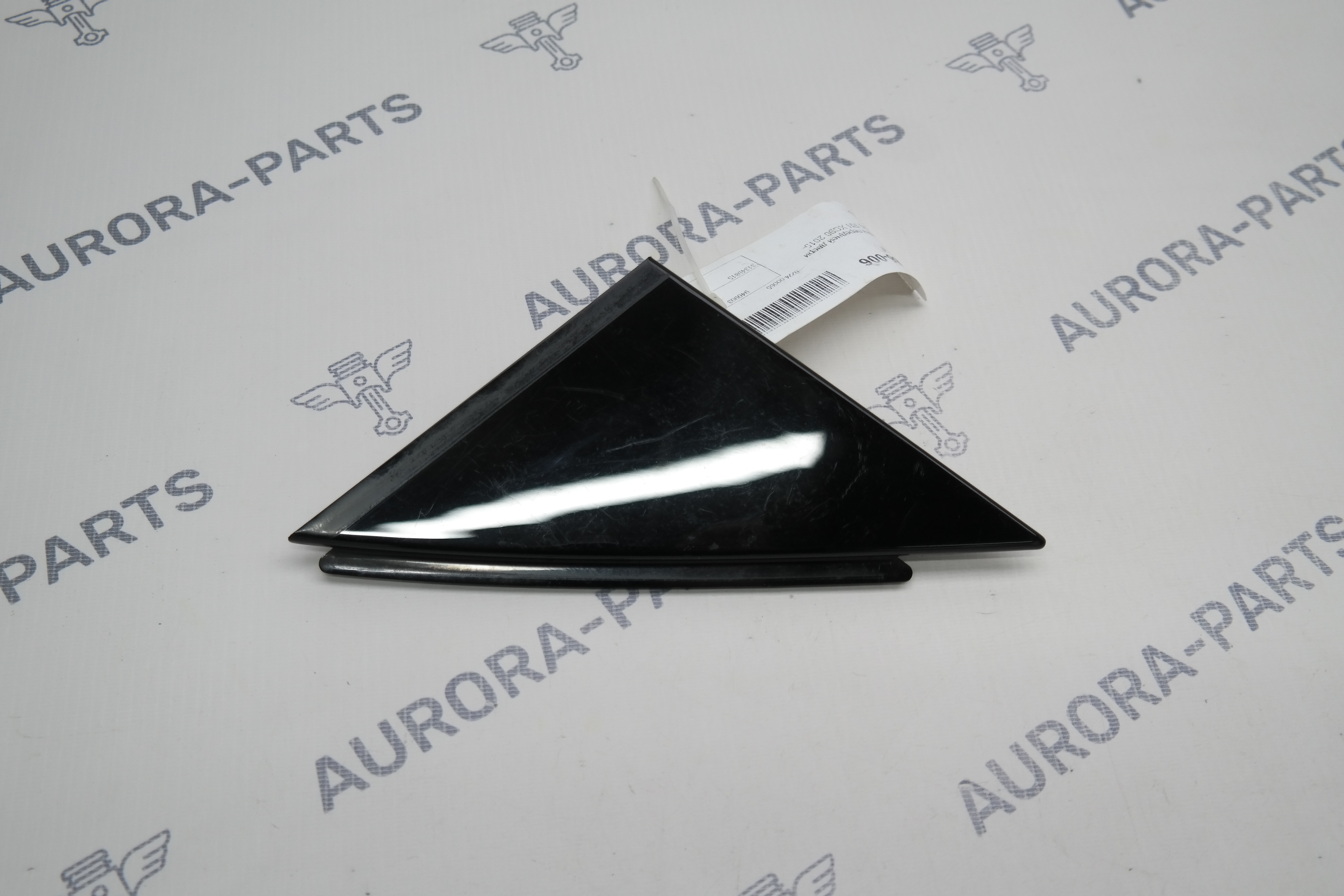 Накладка передней двери (уголок)  RH Volvo XC90