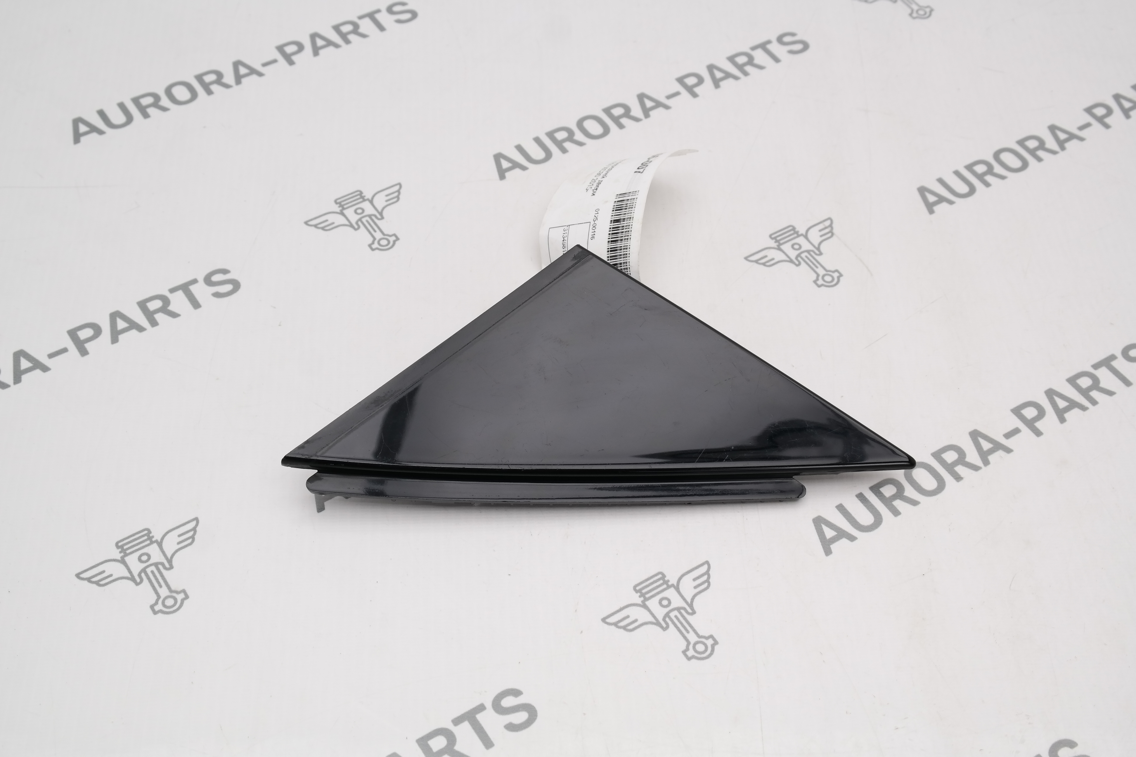 Накладка передней двери (уголок)  RH Volvo XC90