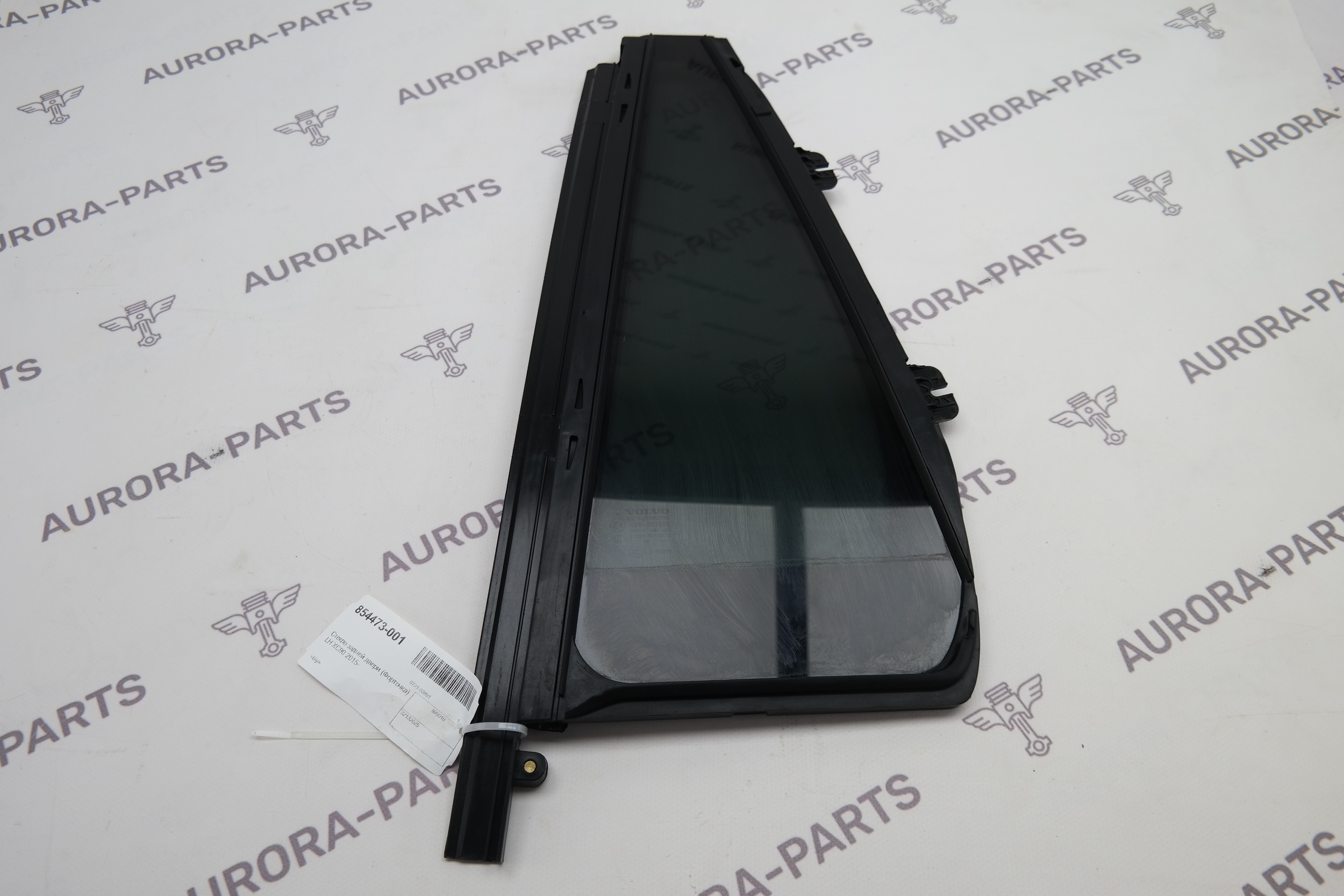 Стекло задней двери (Форточка) LH Volvo XC90