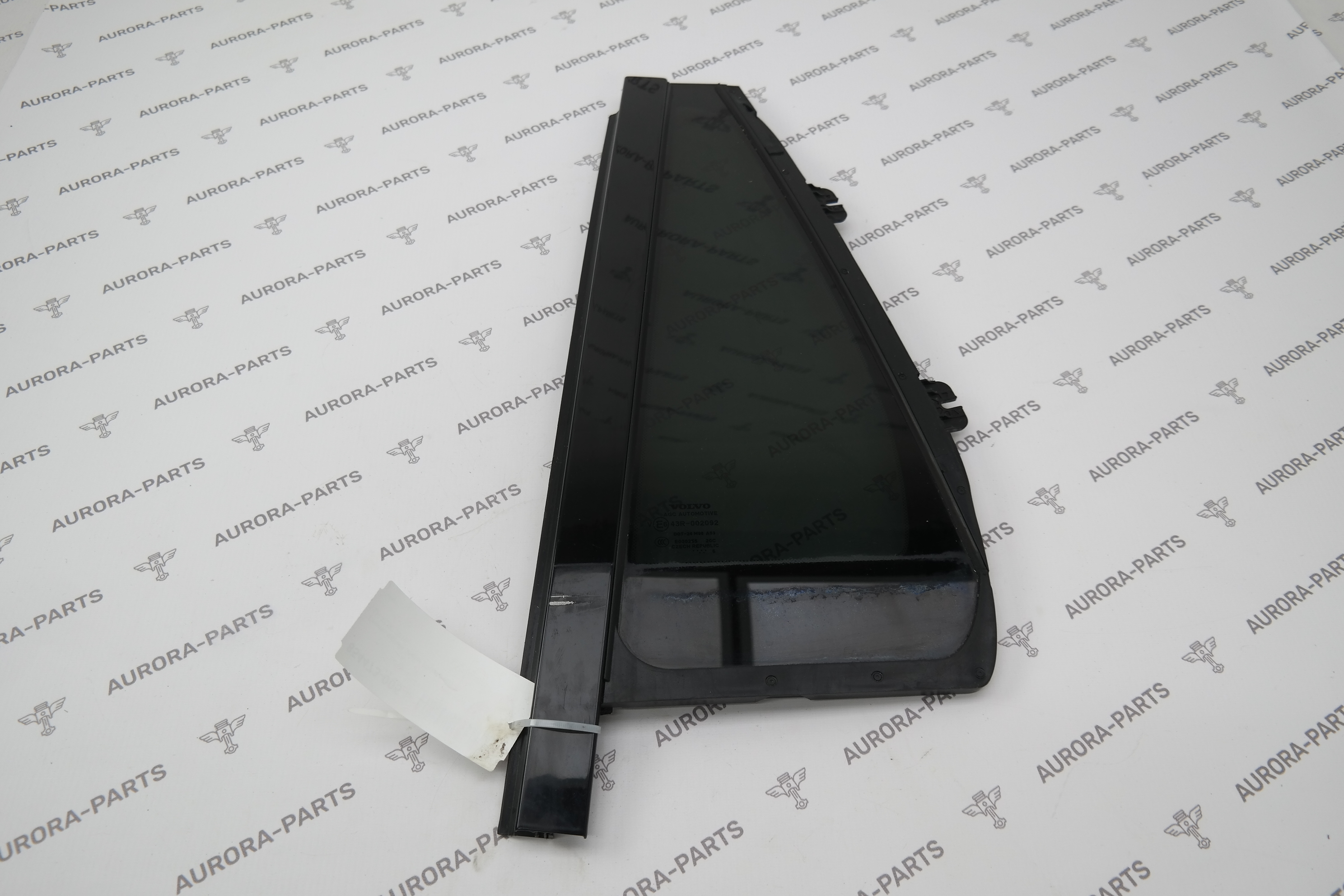 Стекло задней двери (Форточка) LH Volvo XC90