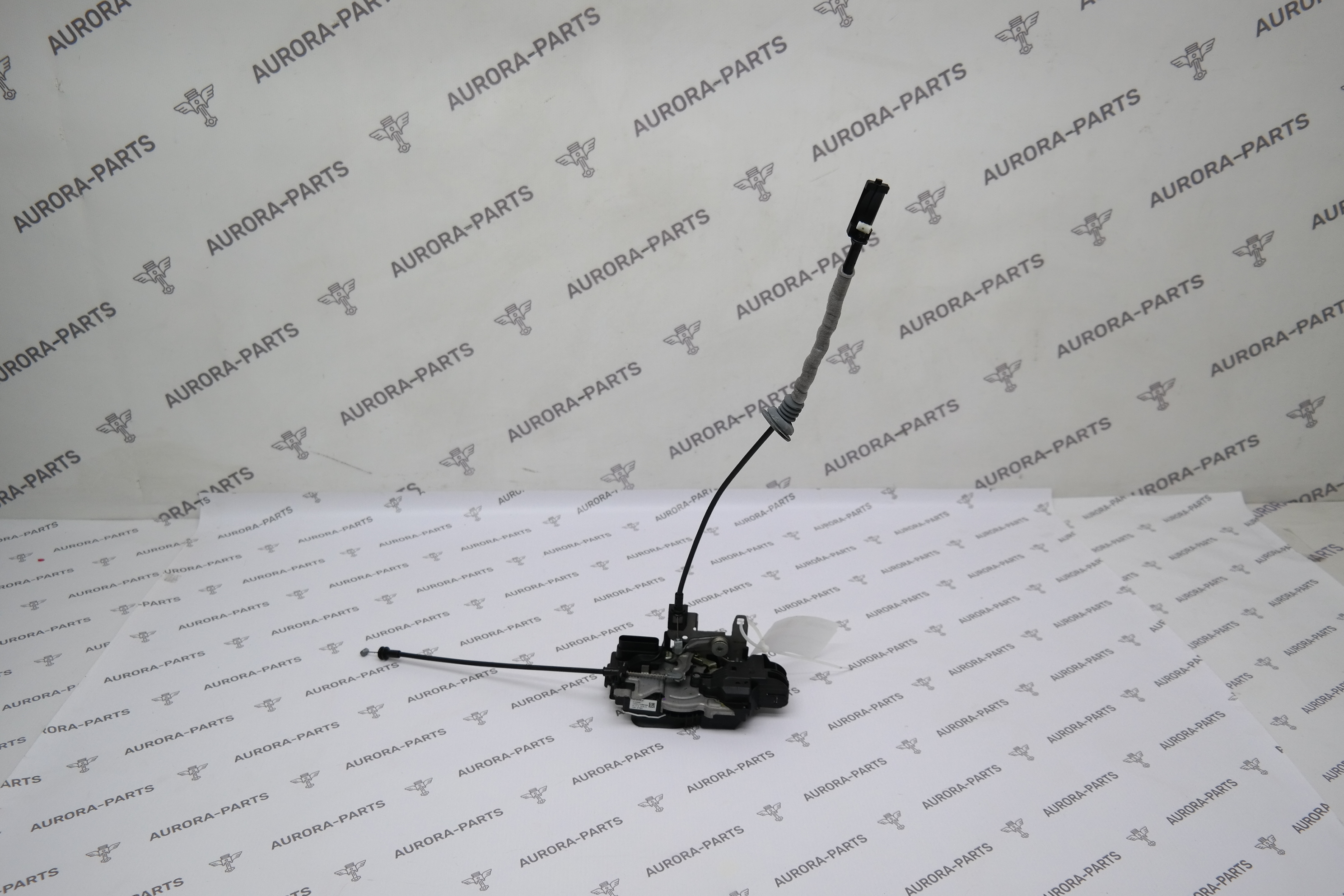 Замок передней двери RH Volvo XC90