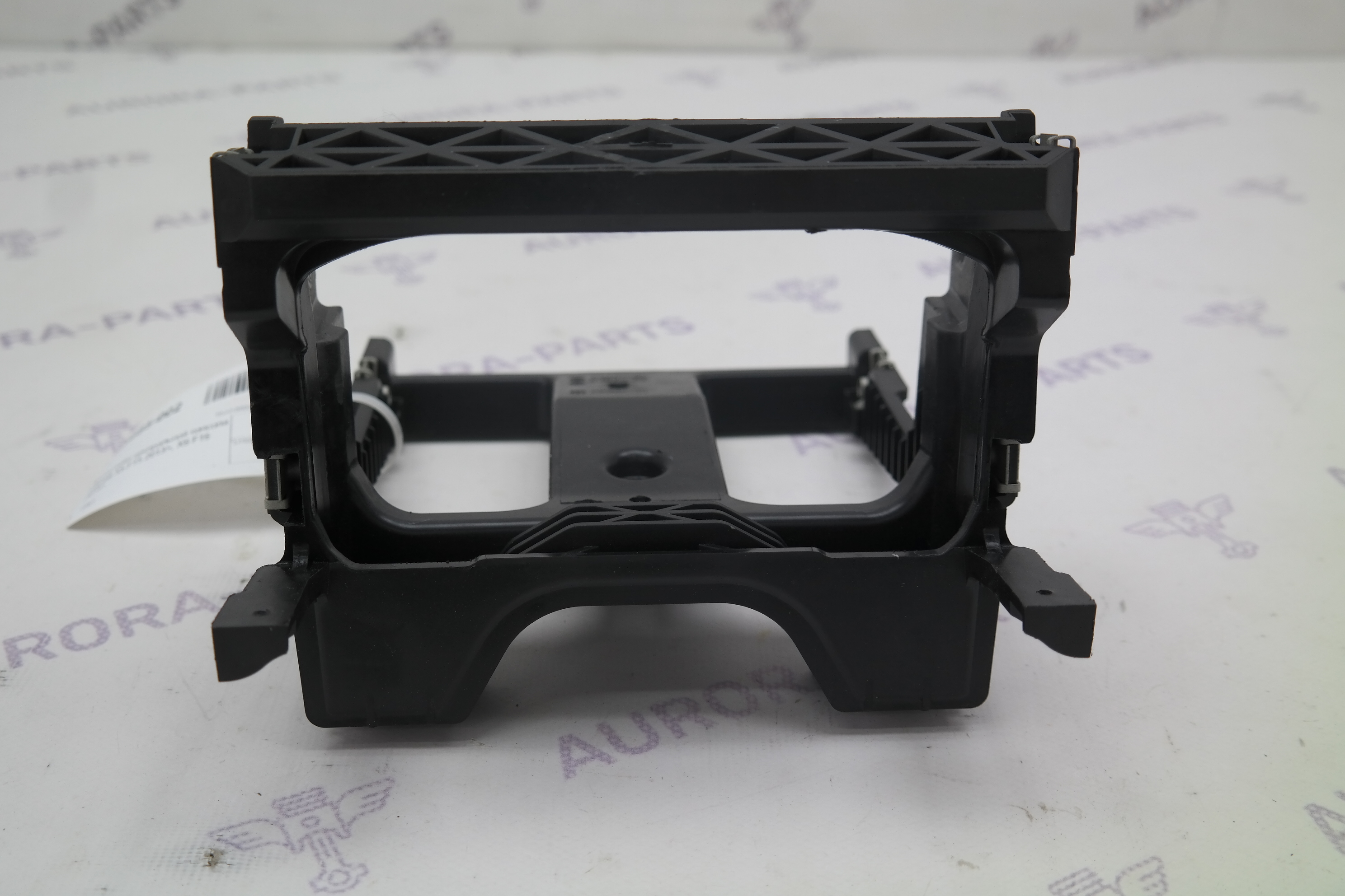 Кронштейн центральной консоли задней BMW X5