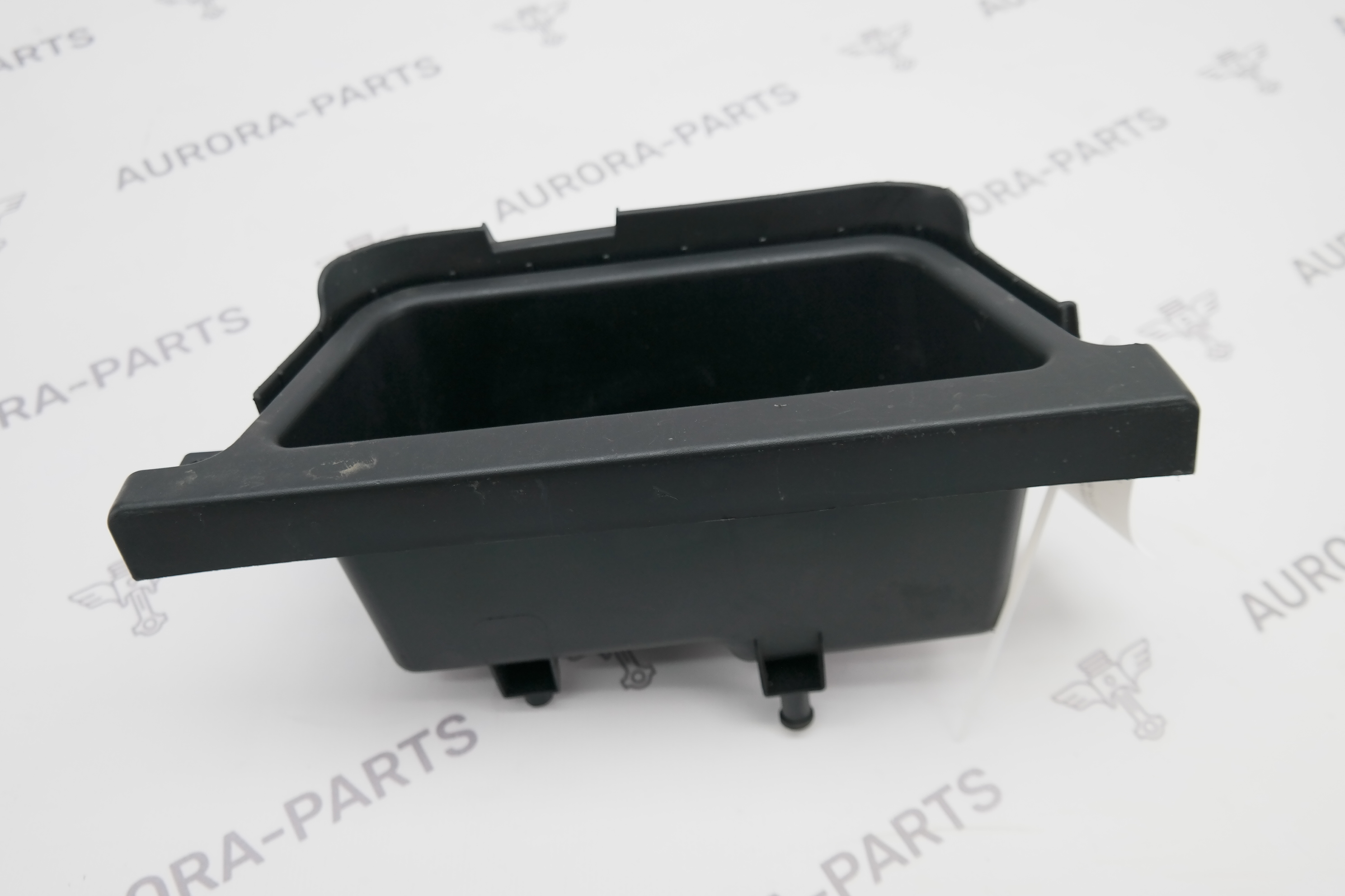 Отделение для мелких вещей в багажном отсеке BMW X5