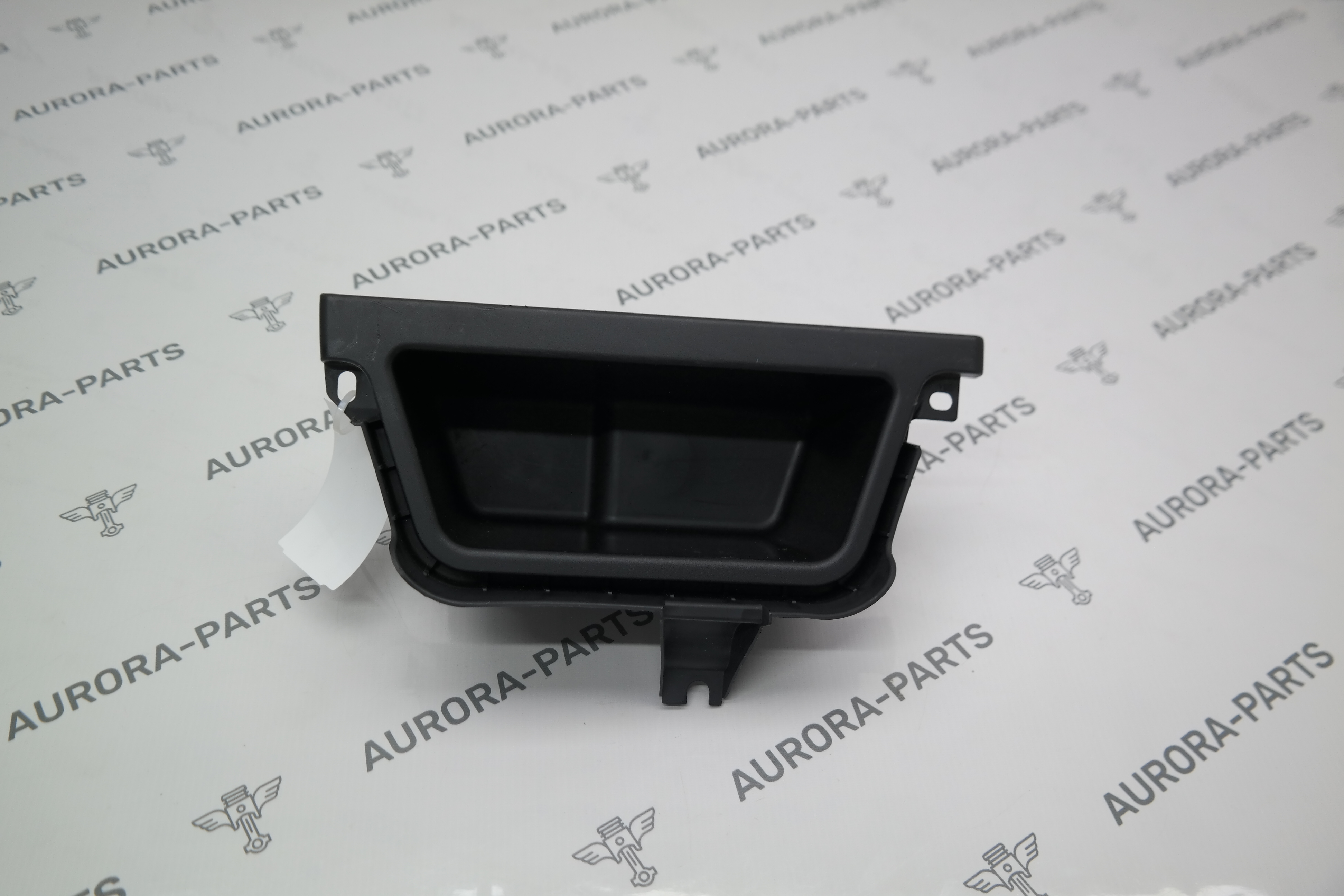 Отделение для мелких вещей в багажном отсеке BMW X5