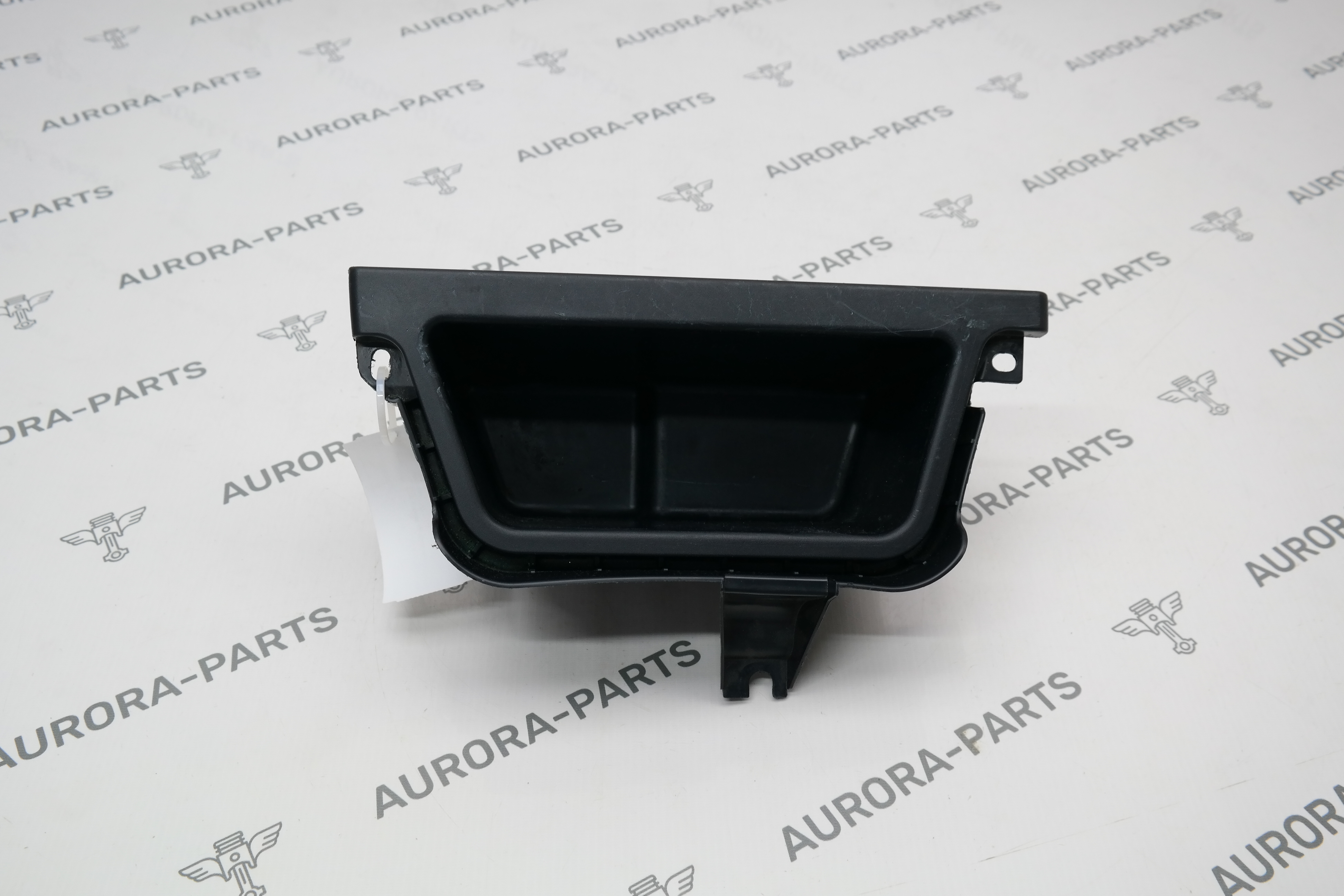 Отделение для мелких вещей в багажном отсеке BMW X5