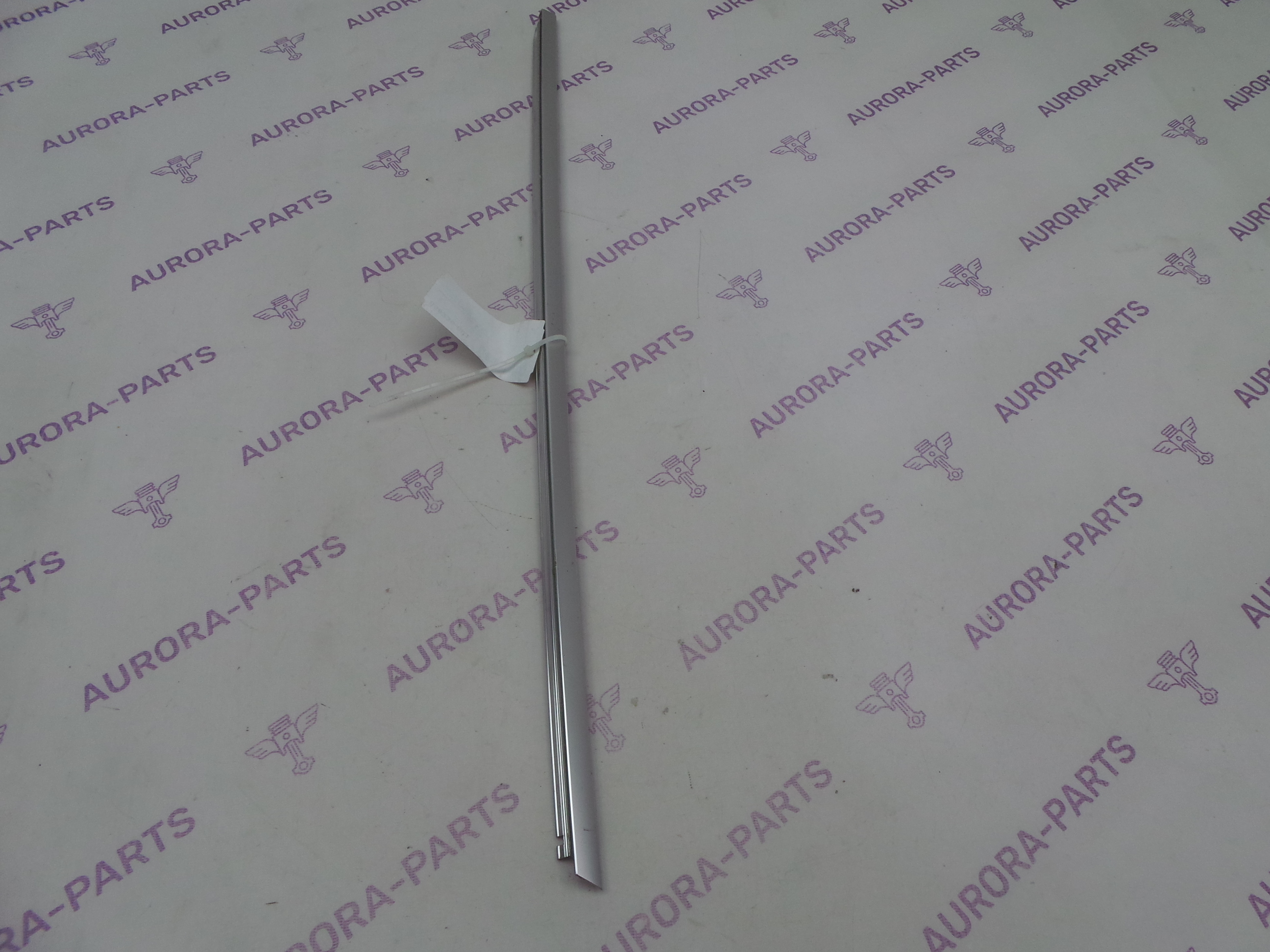 Накладка рамы окна (верхней части) задней двери RH BMW X5