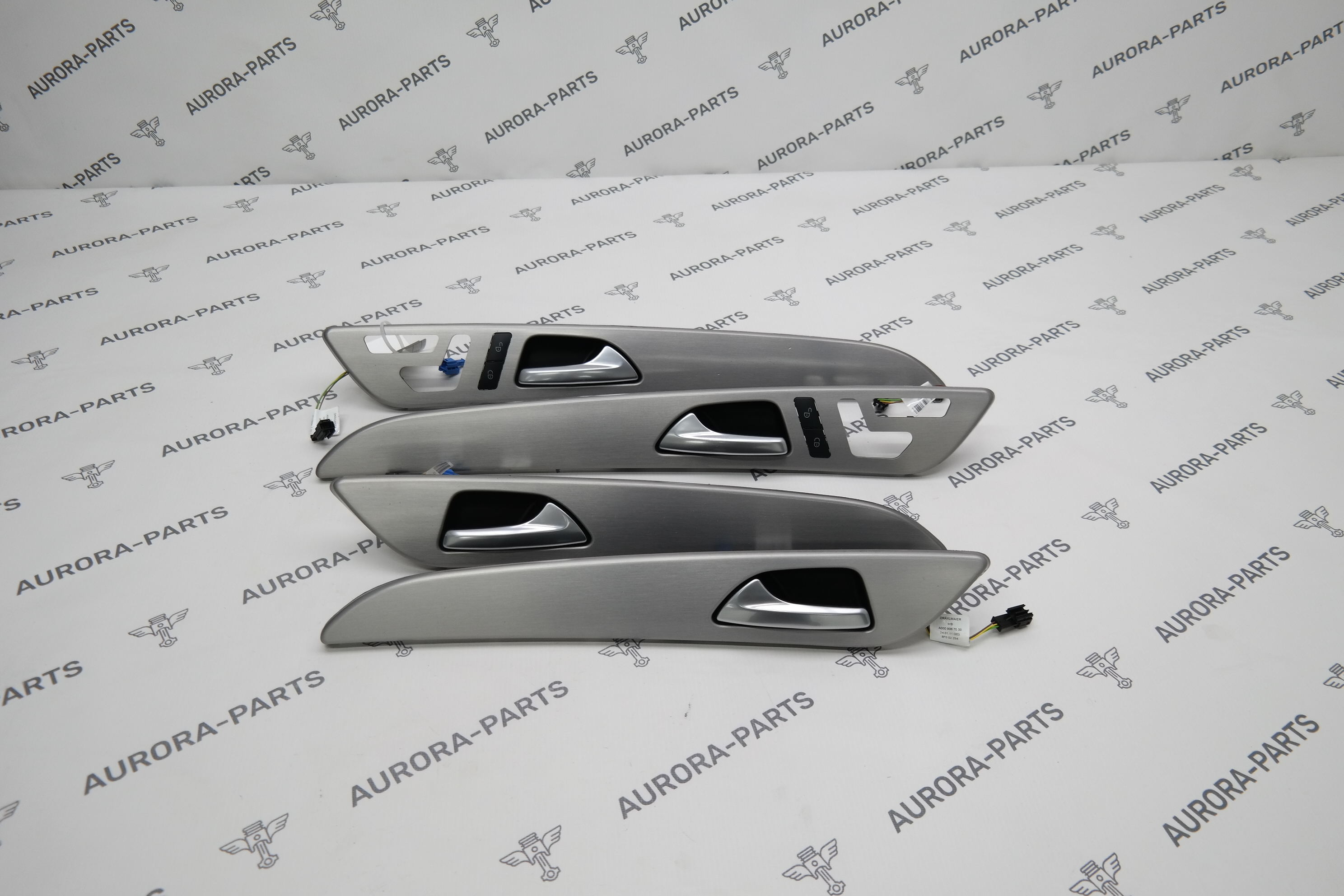 Комплект декоративных накладок на двери Mercedes ML/GLE