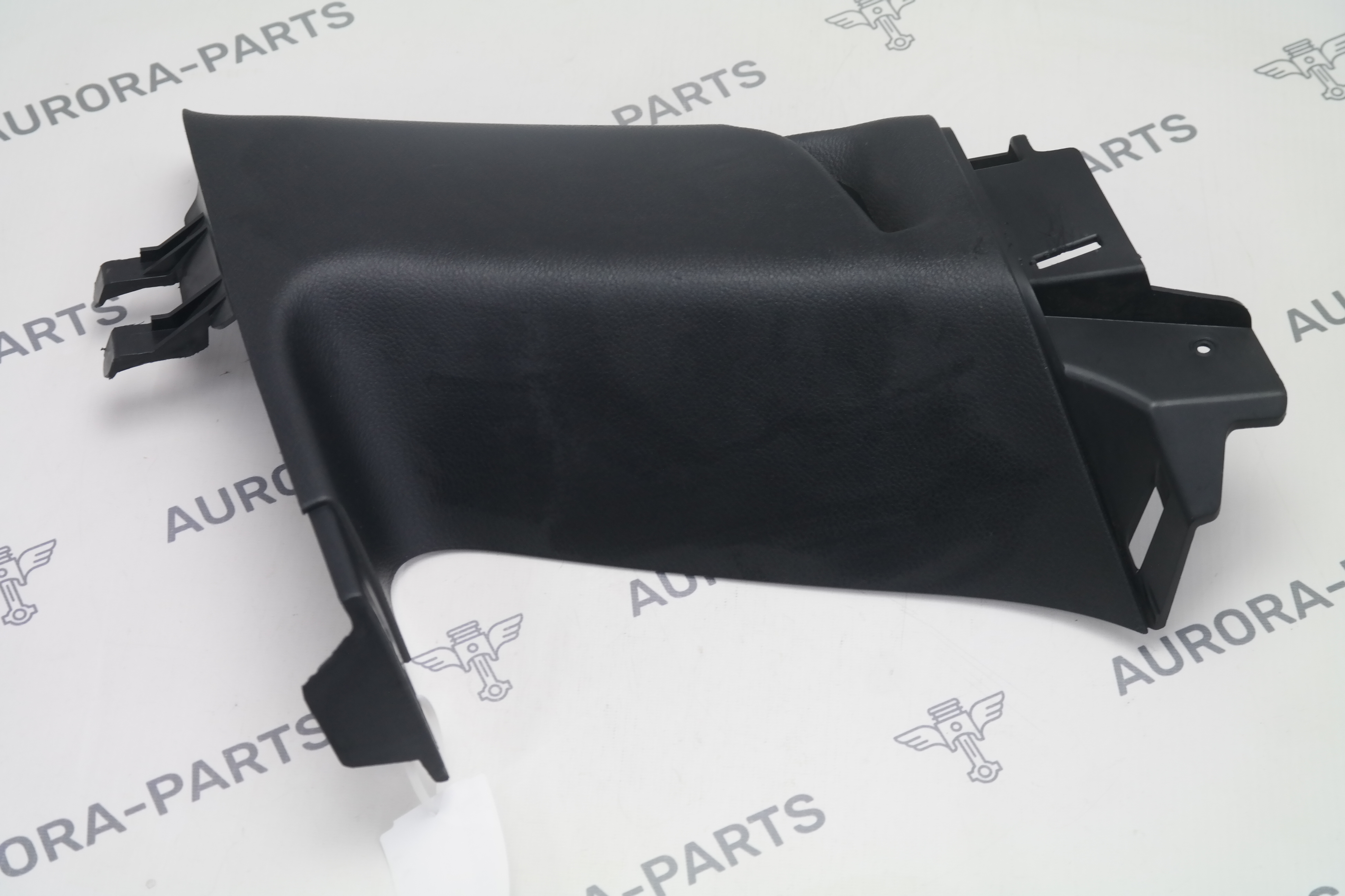 Обшивка стойки C верхняя LH Jeep Grand Cherokee