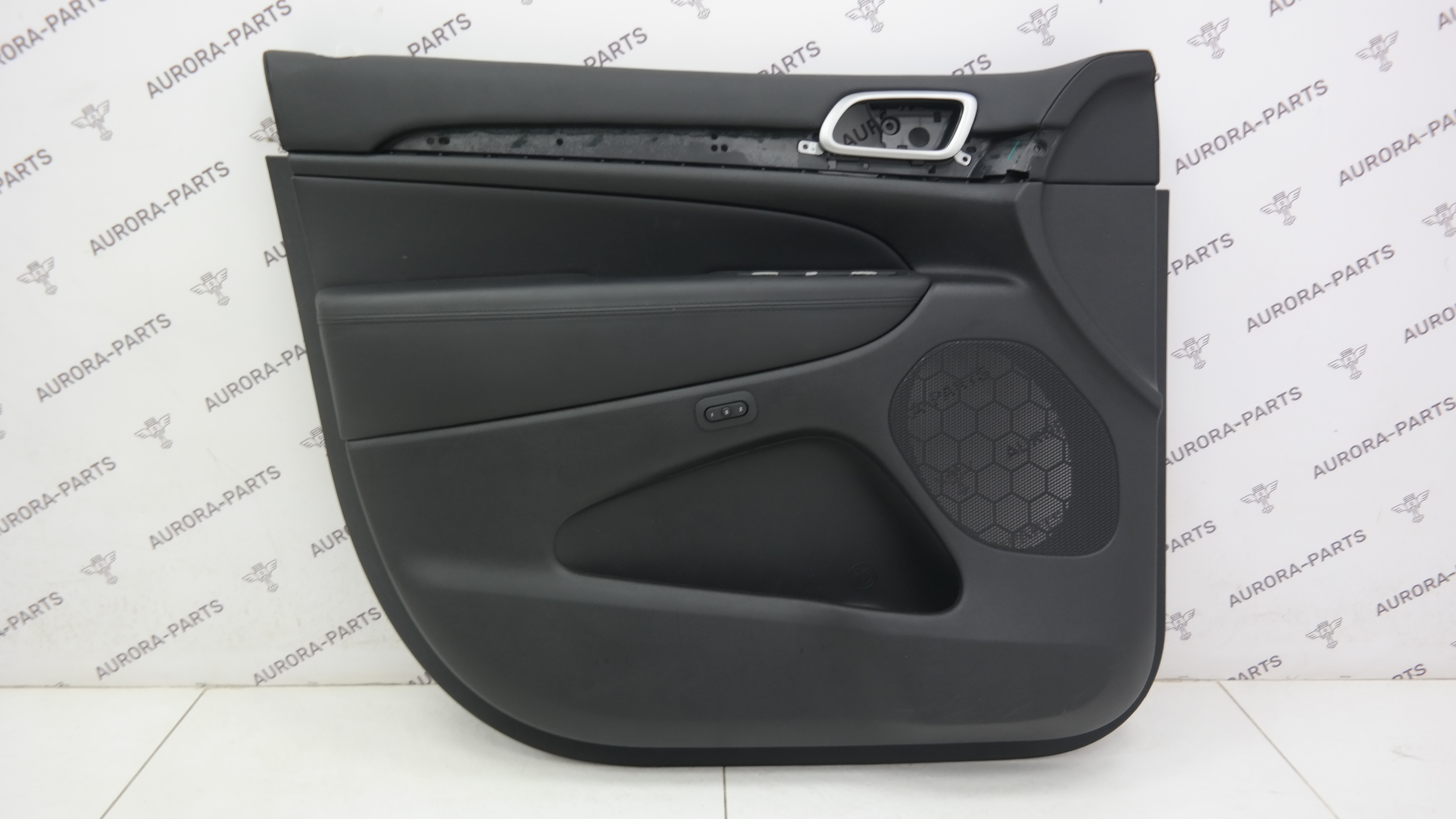 Обшивка, карта передней двери LH Jeep Grand Cherokee