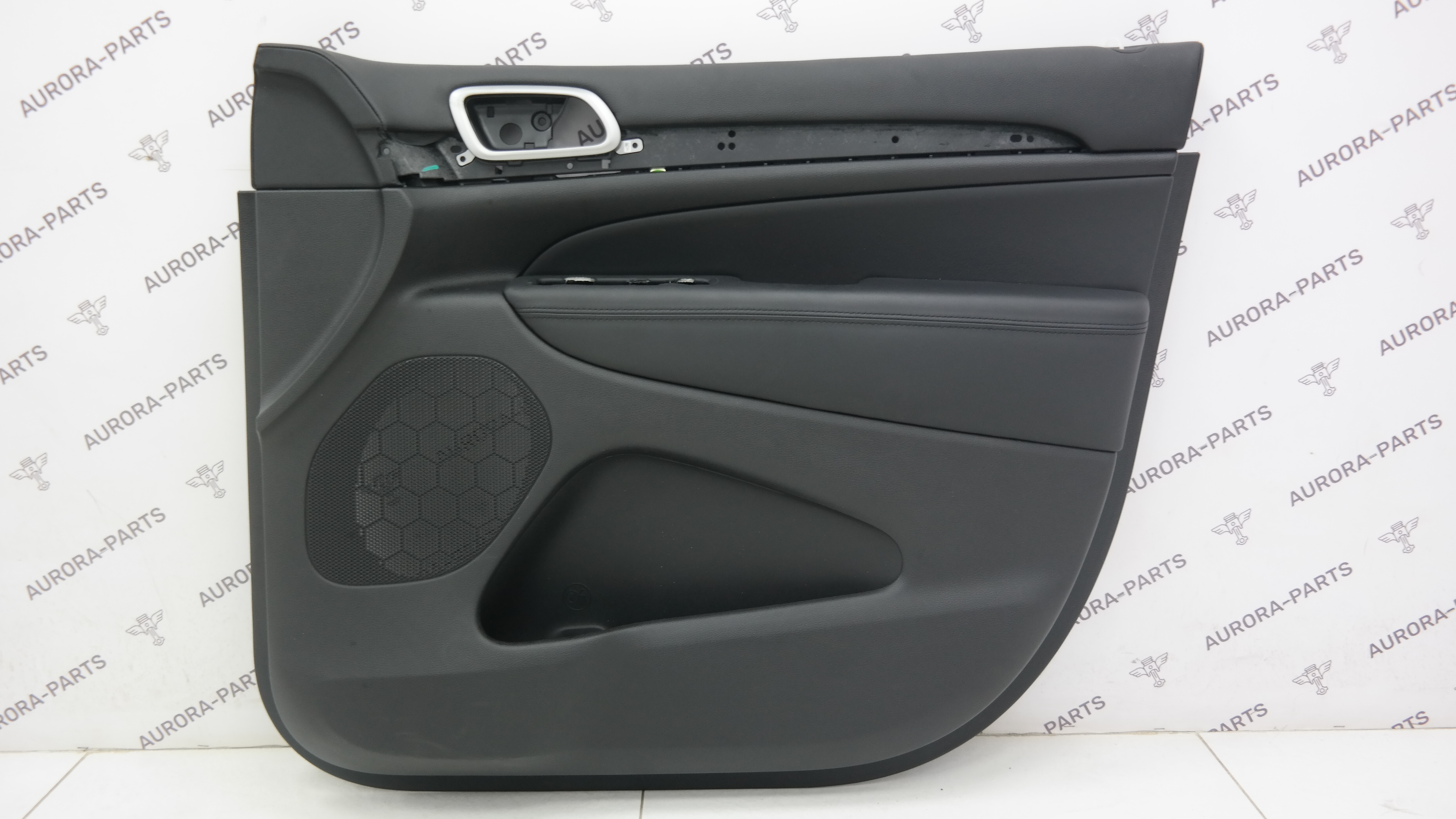 Обшивка, карта передней двери RH Jeep Grand Cherokee