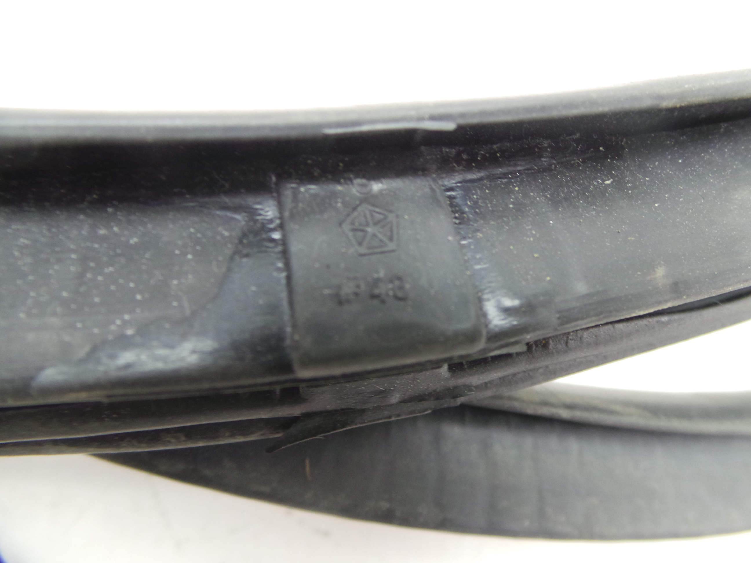 Уплотнитель задней двери RH=LH Jeep Grand Cherokee