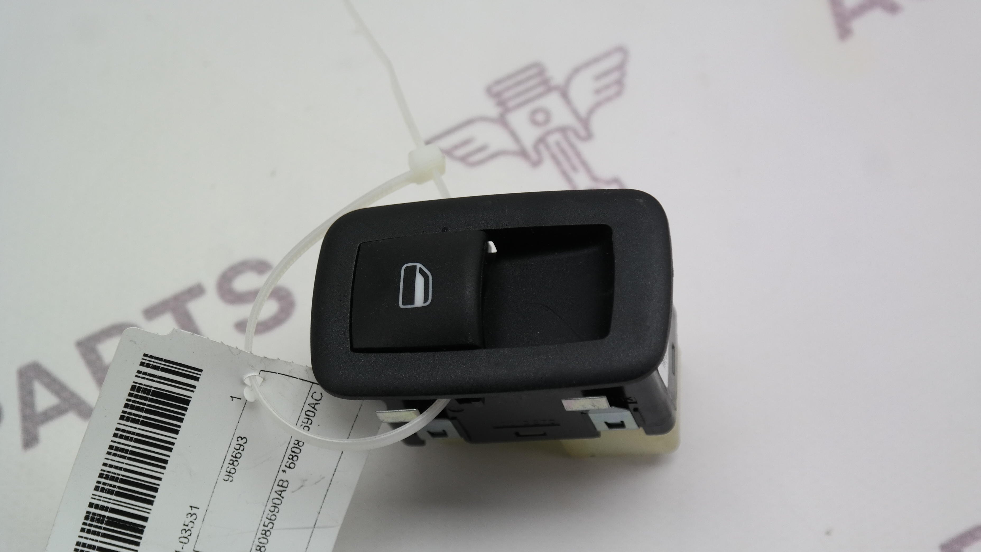 Кнопка стеклоподъемника Jeep Grand Cherokee