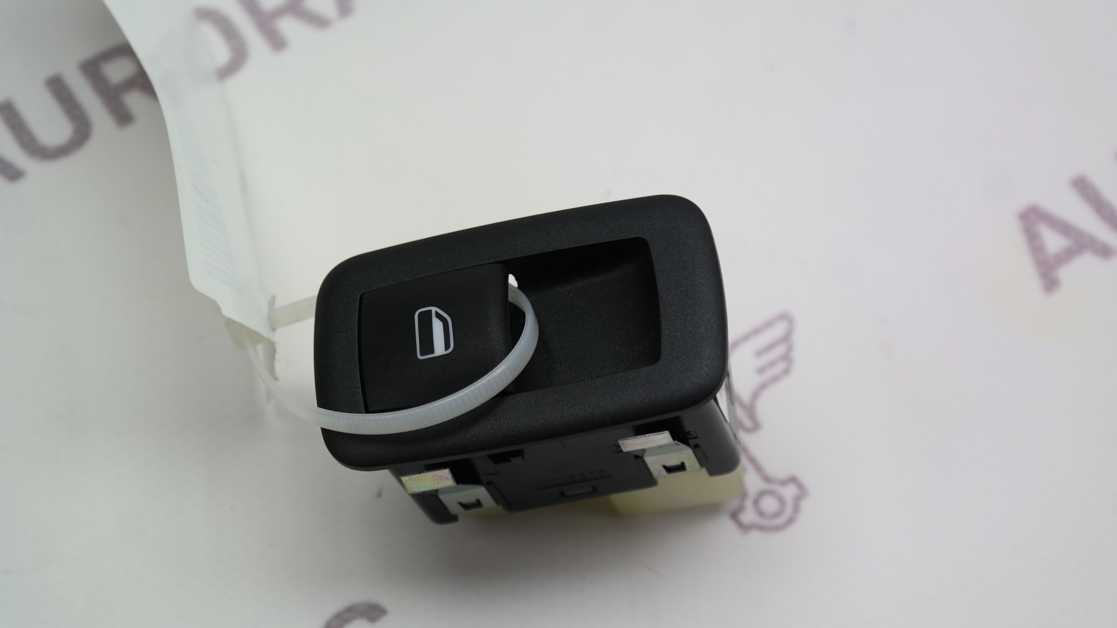 Кнопка стеклоподъемника Jeep Grand Cherokee