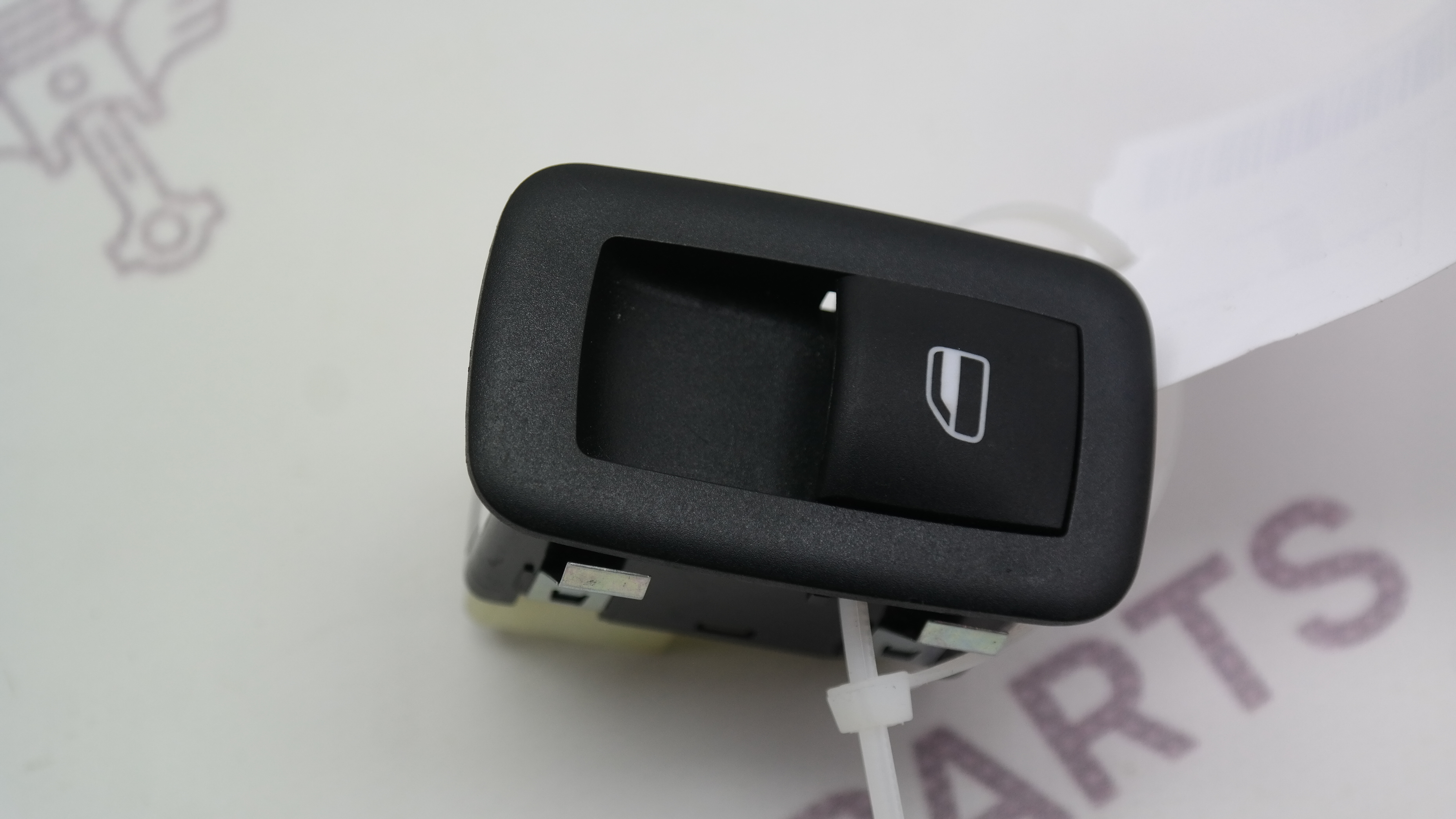 Кнопка стеклоподъемника Jeep Grand Cherokee