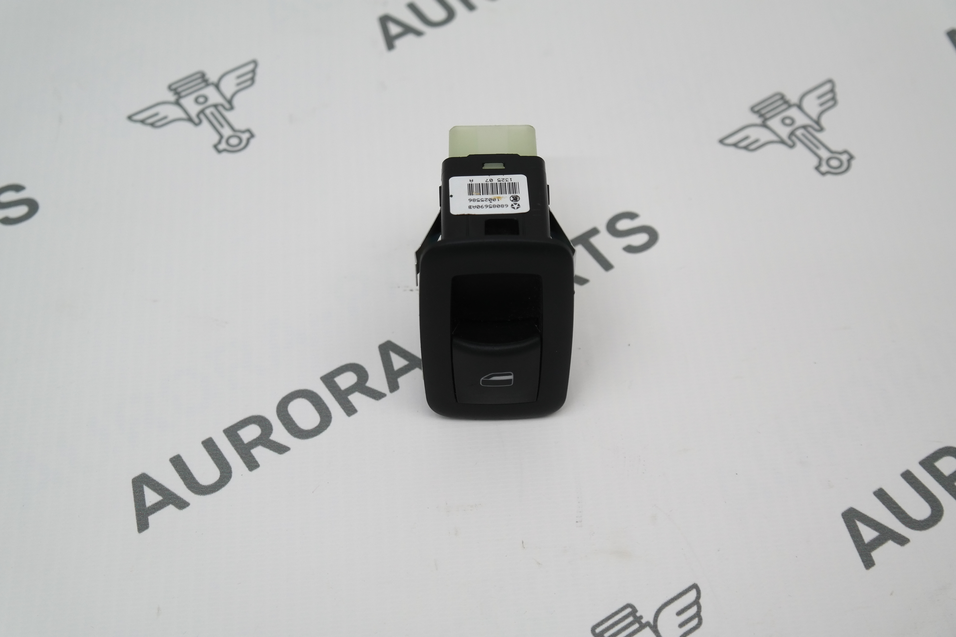 Кнопка стеклоподъемника Jeep Grand Cherokee