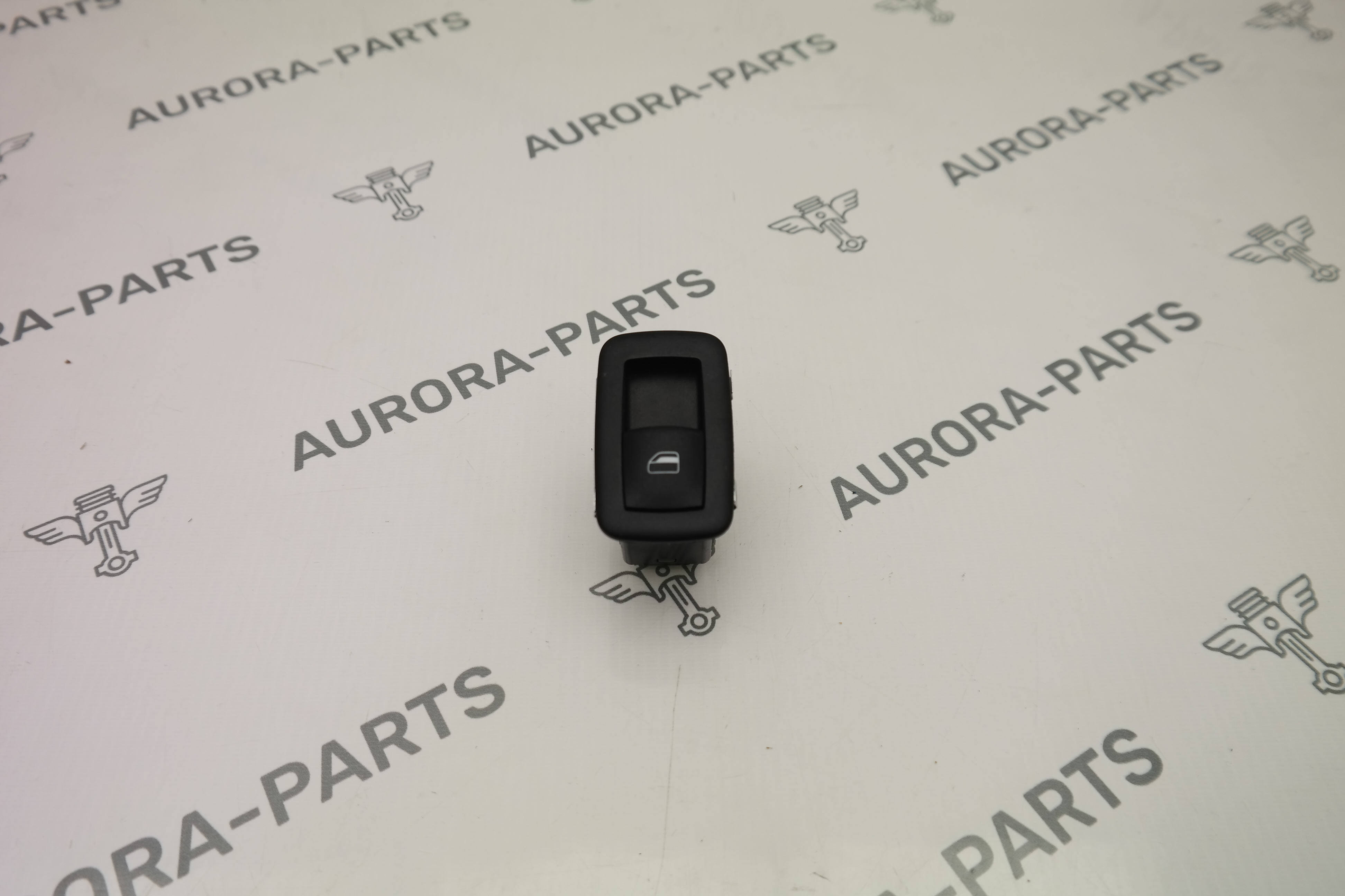 Кнопка стеклоподъемника Jeep Grand Cherokee