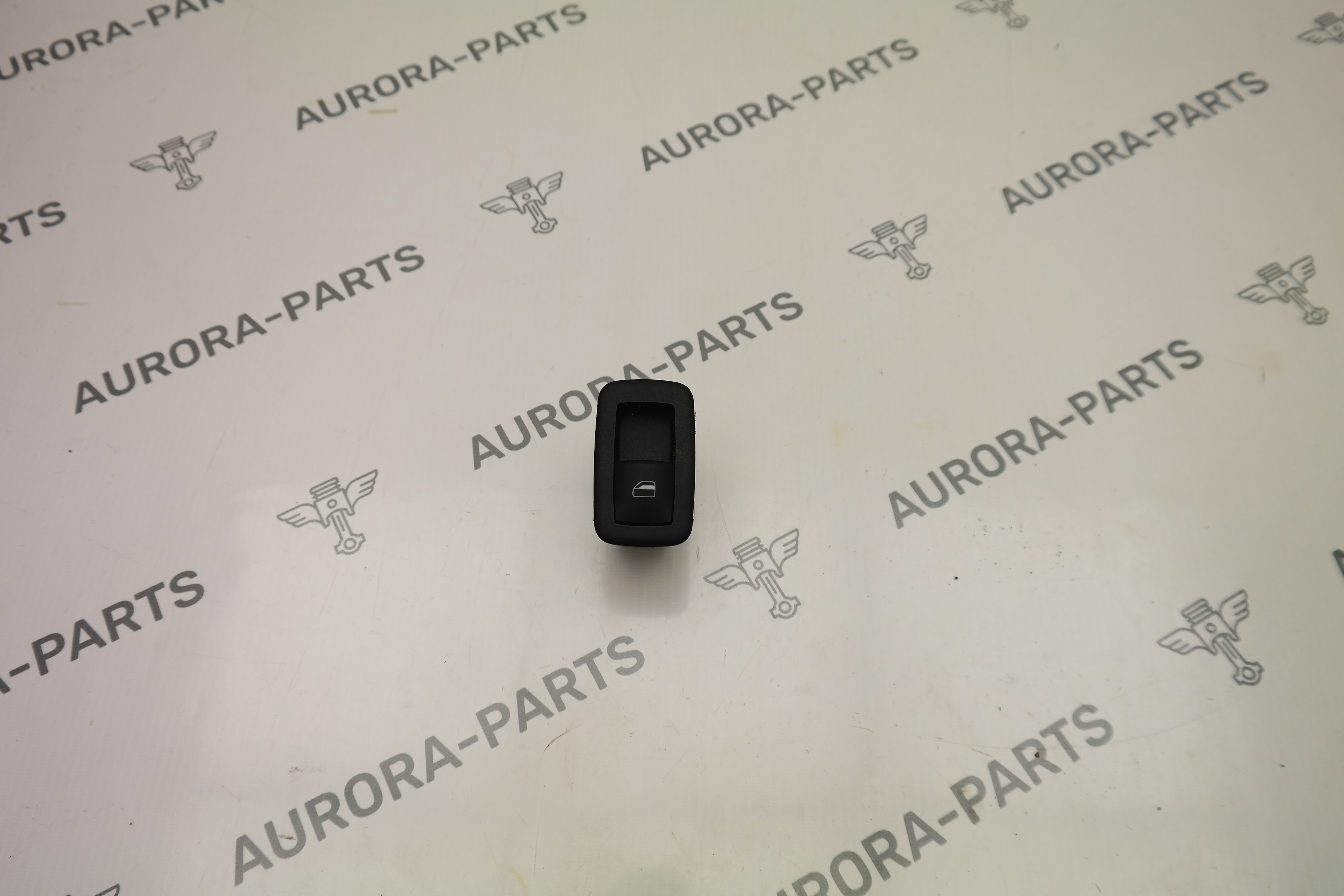 Кнопка стеклоподъемника Jeep Grand Cherokee