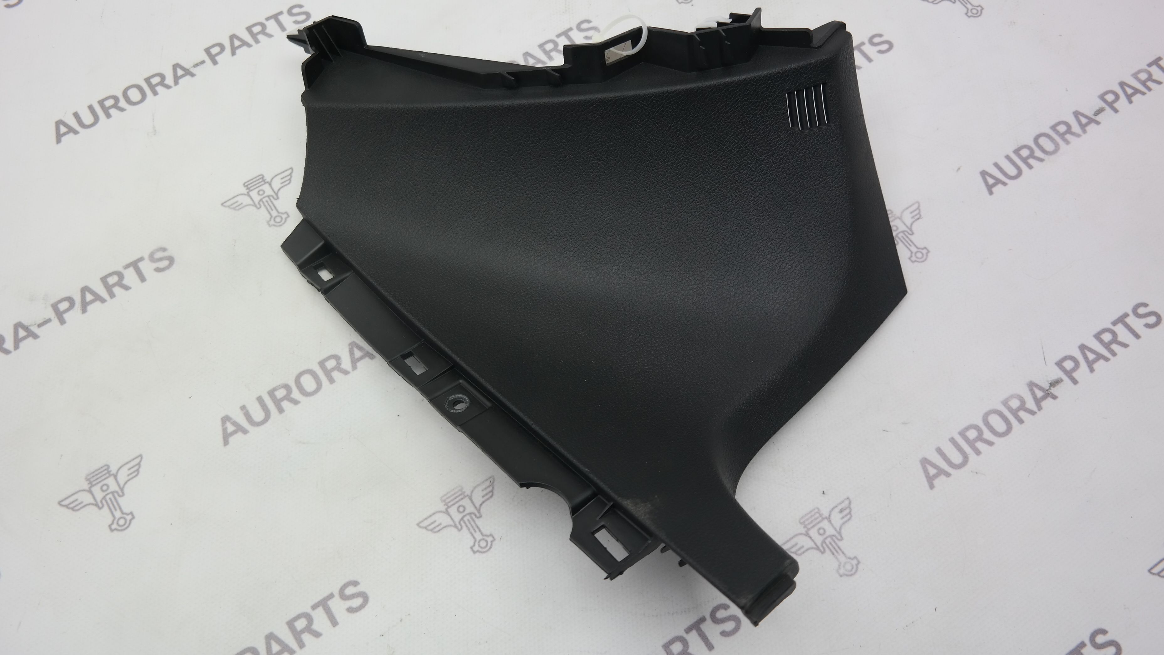 Накладка торпеды нижняя LH Jeep Grand Cherokee