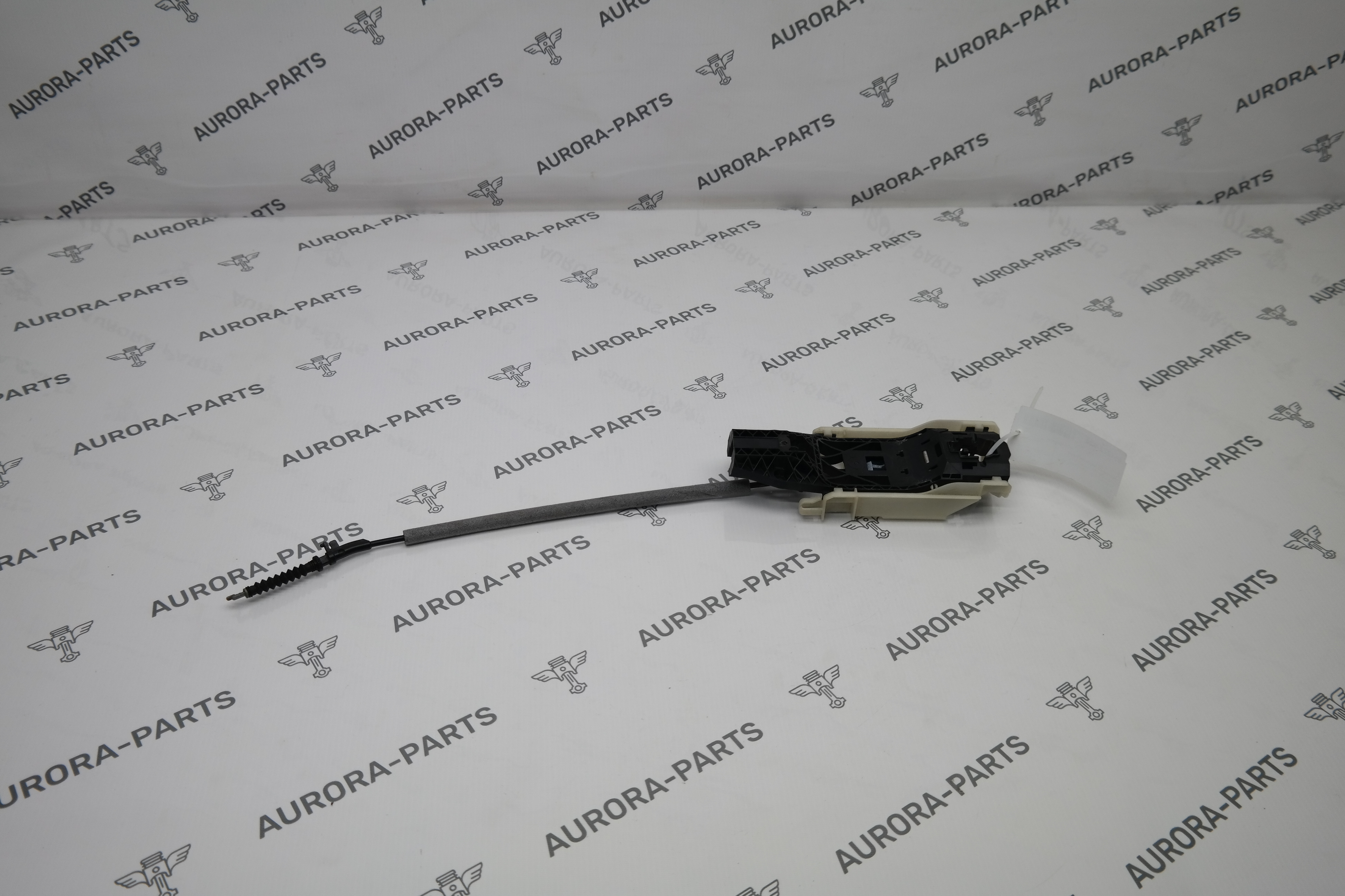 Кронштейн наружней ручки двери LH=RH VW Amarok