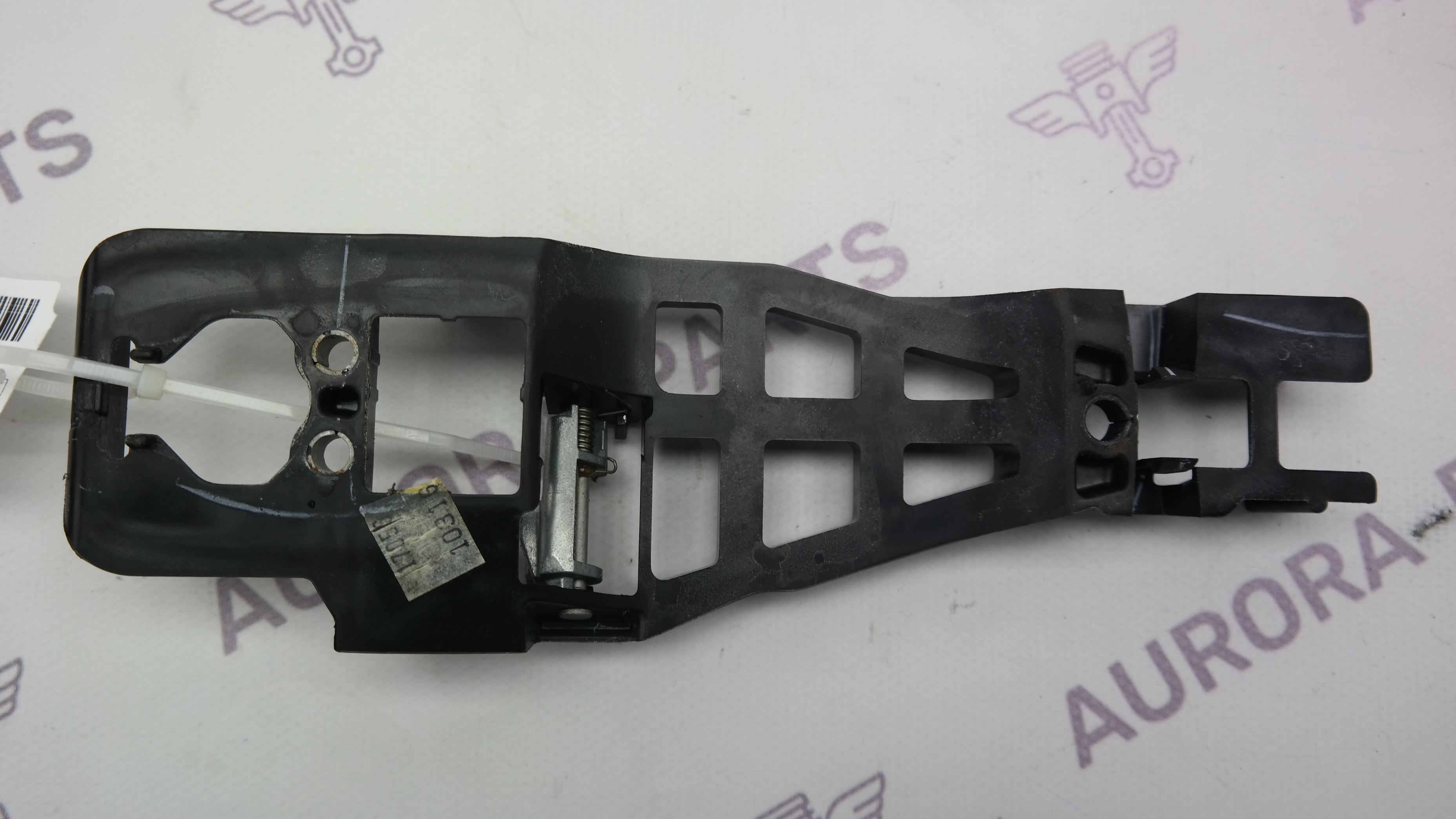 Кронштейн крепления наружней ручки двери LH Jeep Grand Cherokee