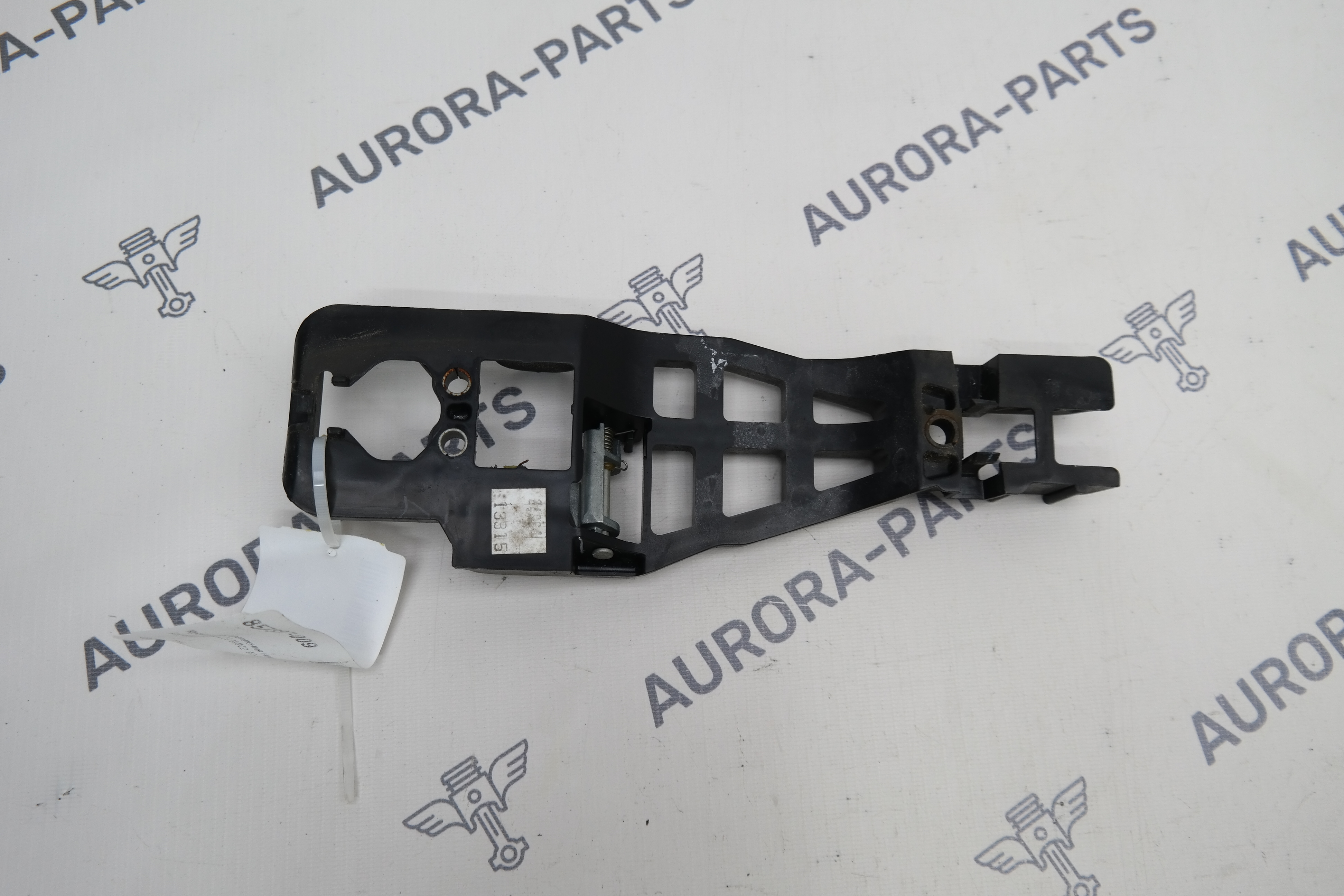 Кронштейн крепления наружней ручки двери LH Jeep Grand Cherokee