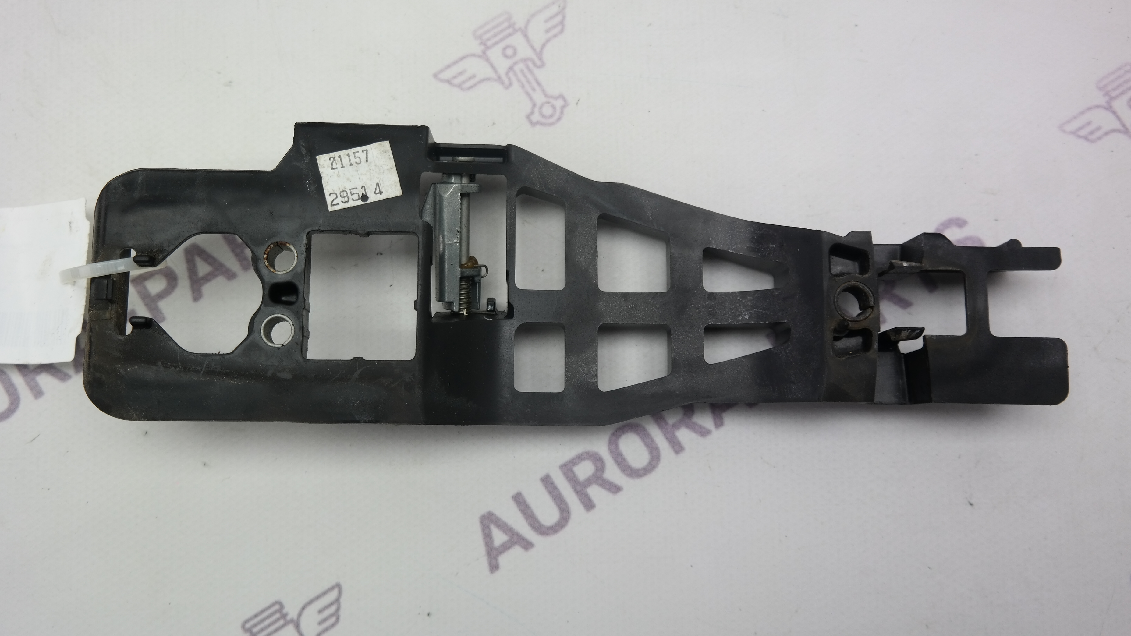 Кронштейн крепления наружней ручки двери RH Jeep Grand Cherokee