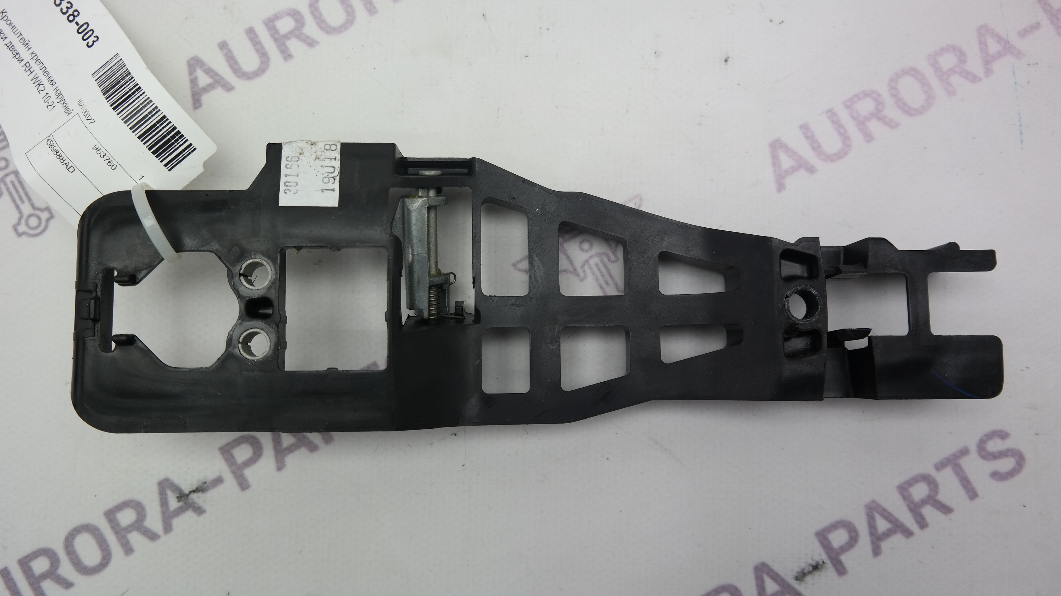 Кронштейн крепления наружней ручки двери RH Jeep Grand Cherokee