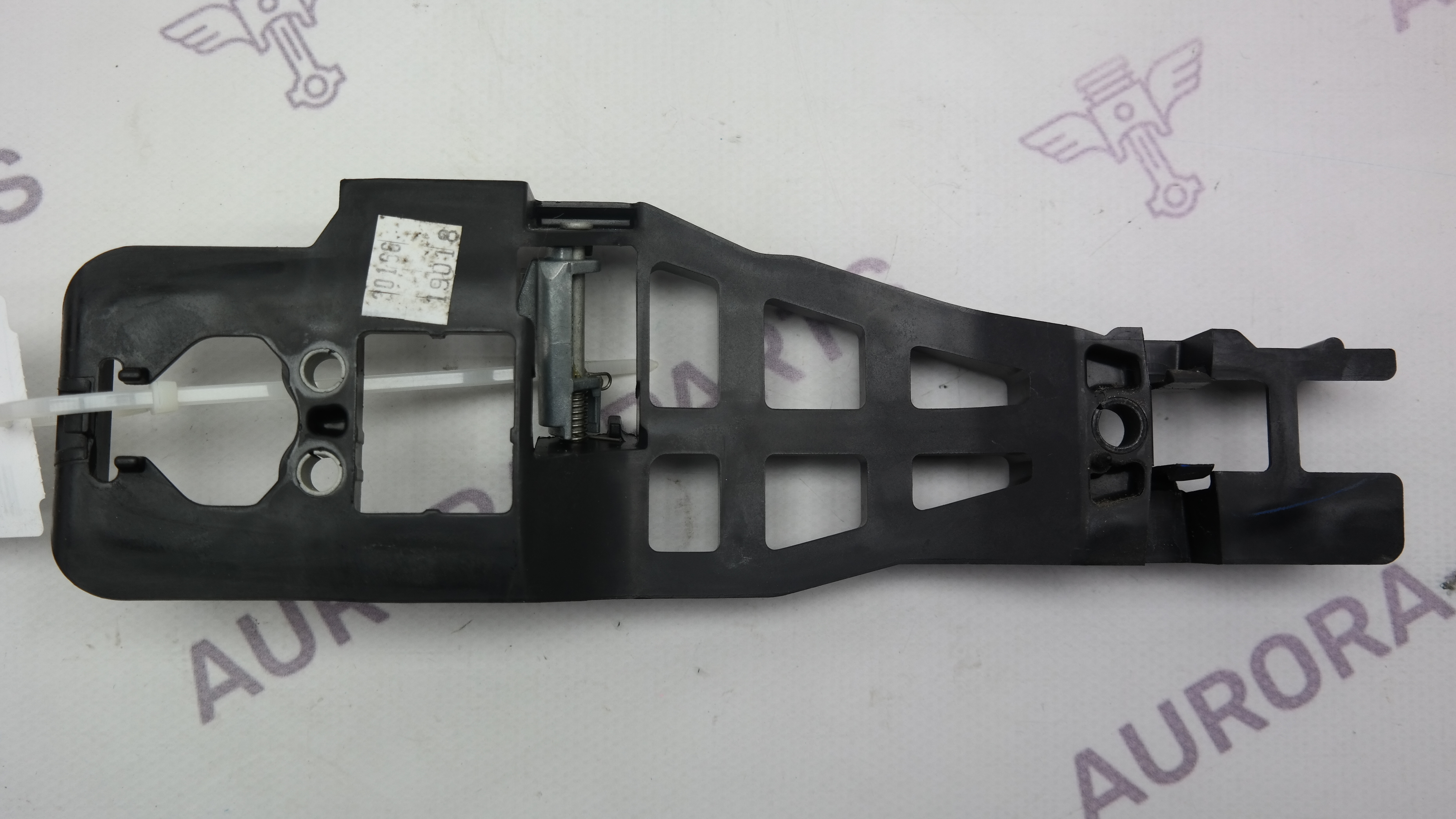 Кронштейн крепления наружней ручки двери RH Jeep Grand Cherokee