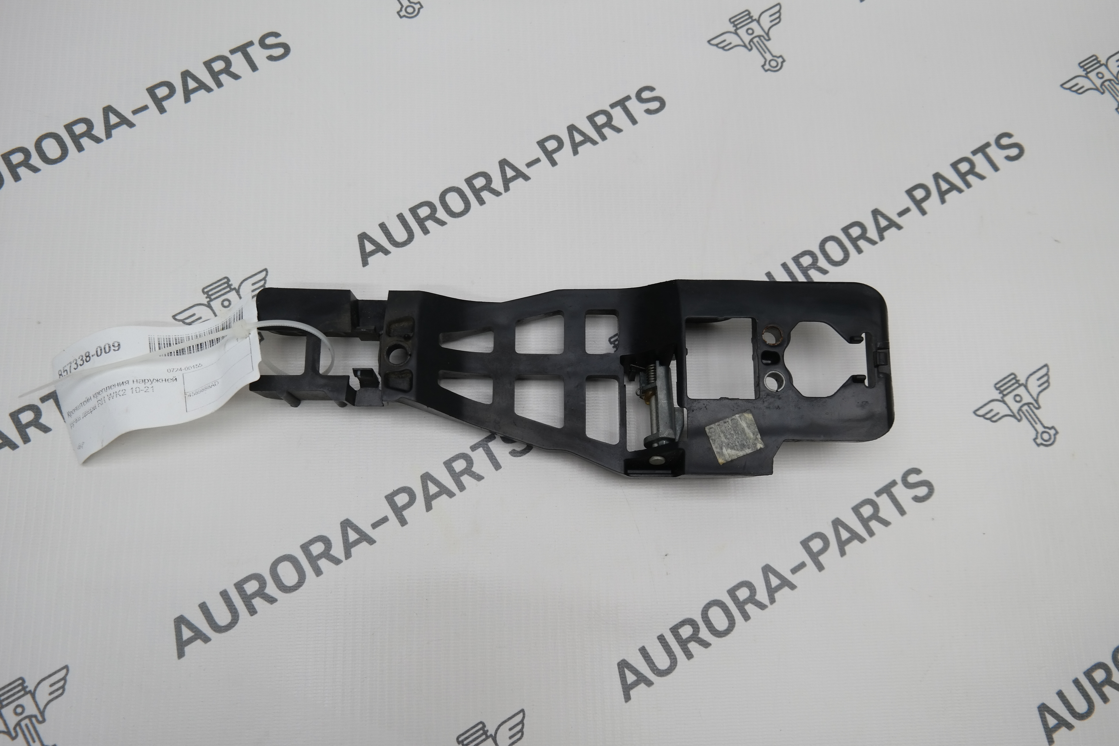 Кронштейн крепления наружней ручки двери RH Jeep Grand Cherokee