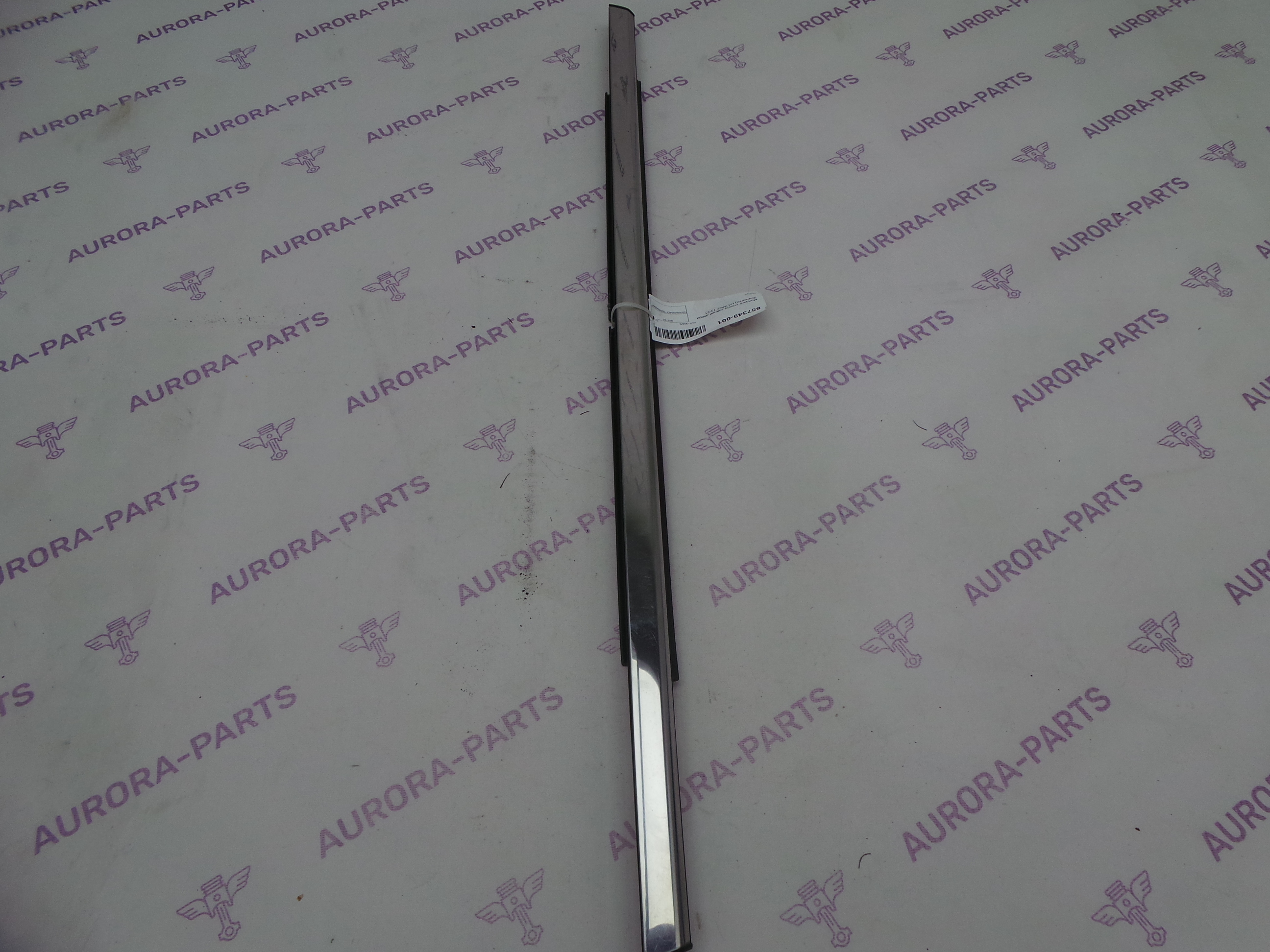 Молдинг стекла задней двери (Бархотка) LH Jeep Grand Cherokee