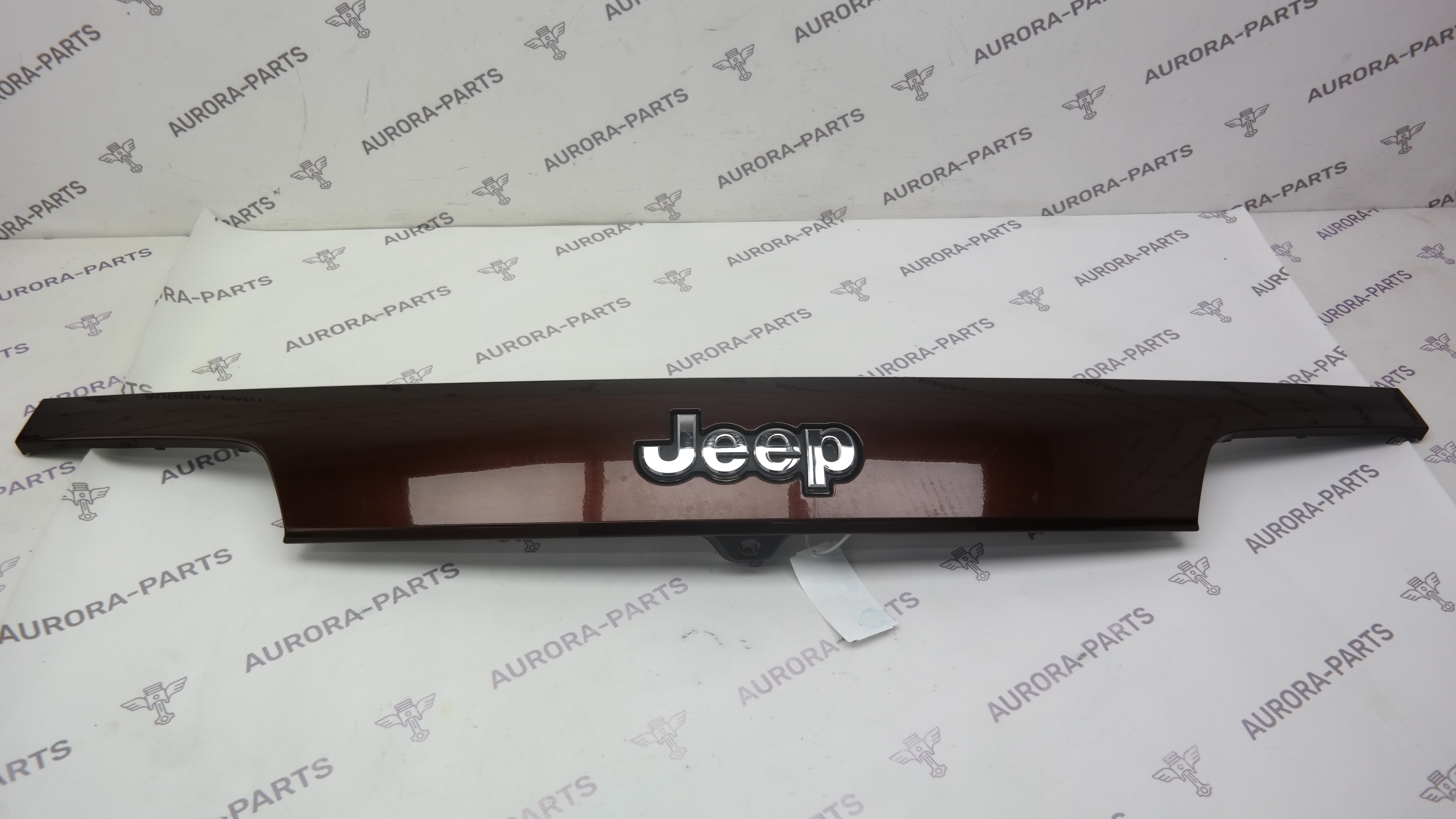 Молдинг крышки багажника Jeep Grand Cherokee