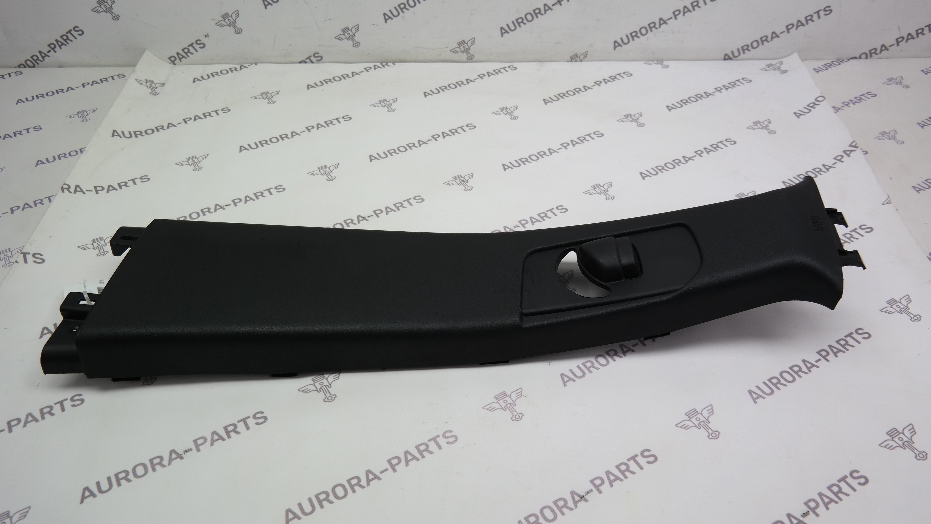 Обшивка стойки B верхняя LH Jeep Grand Cherokee