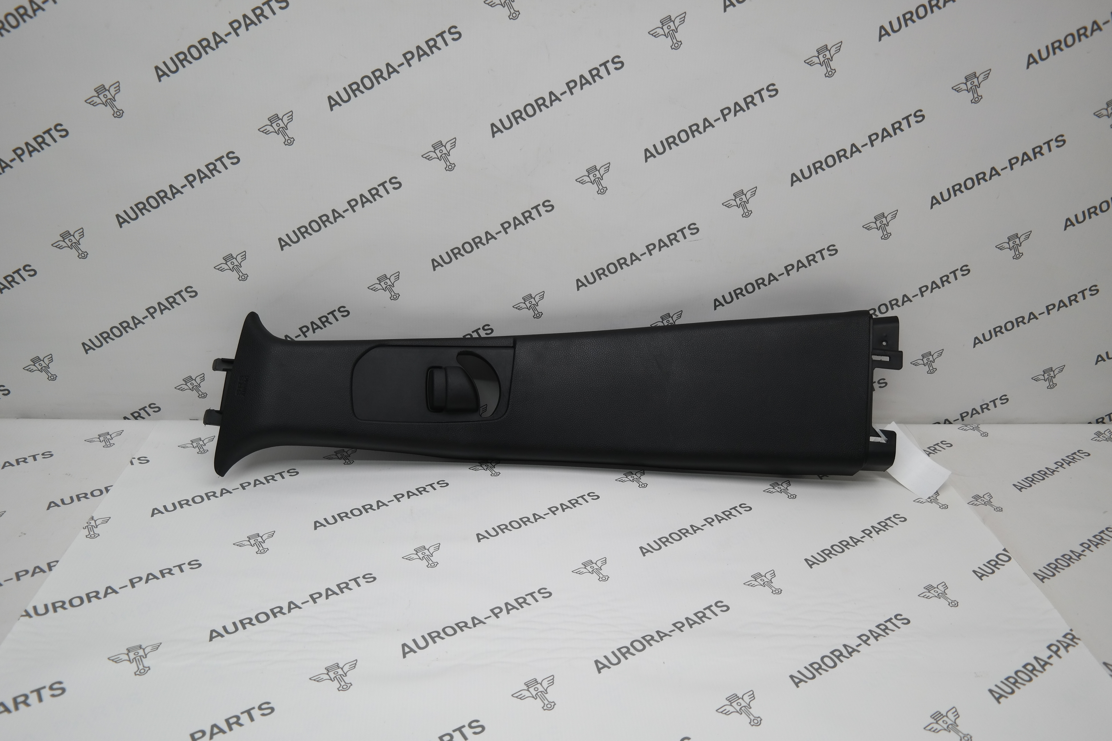 Обшивка стойки B верхняя LH Jeep Grand Cherokee